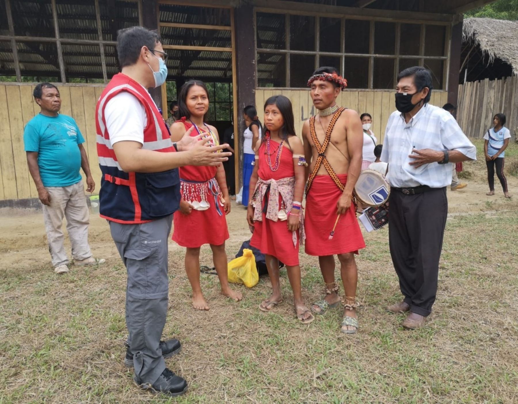 Especialistas de Sunafil capacitan a pobladores indígenas de Amazonas sobre derechos laborales en el sector construcción civil. ANDINA/Difusión