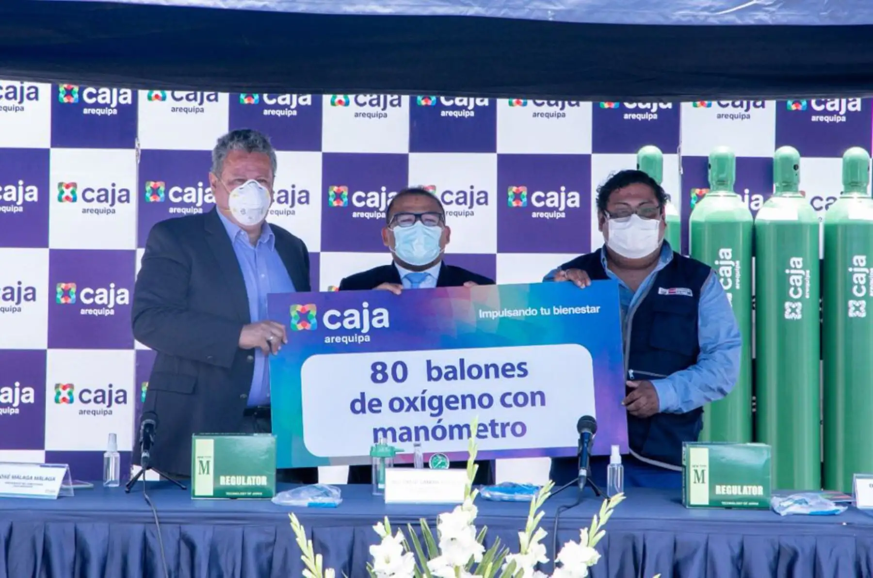 La Caja Arequipa entregó 80 balones de oxígeno más para los centros de salud de la provincia de Arequipa. Foto: ANDINA/Difusión