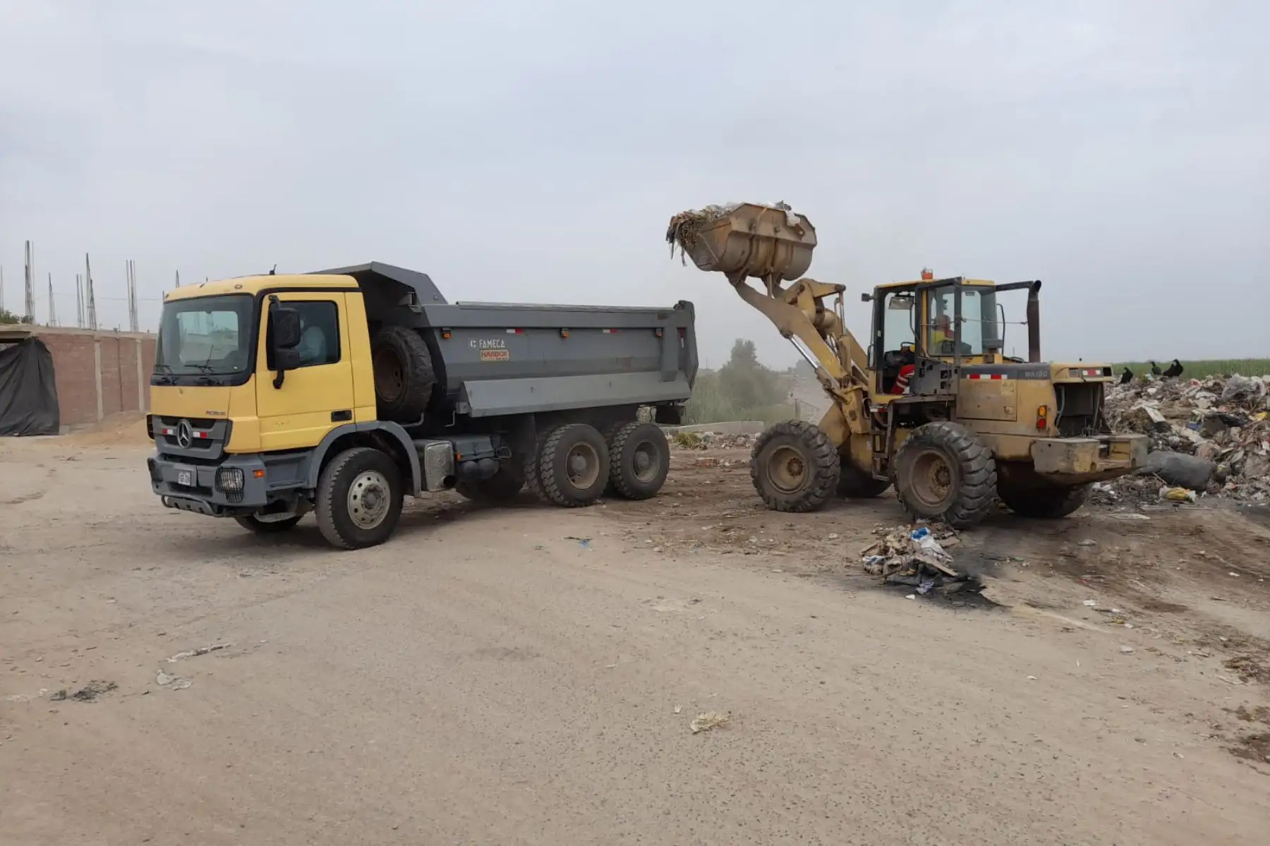 Pool de maquinaria pesada del gobierno regional de Lambayeque fue puesto al servicio de la municipalidad de Chiclayo hasta el 28 de enero. Foto: ANDINA/Difusión