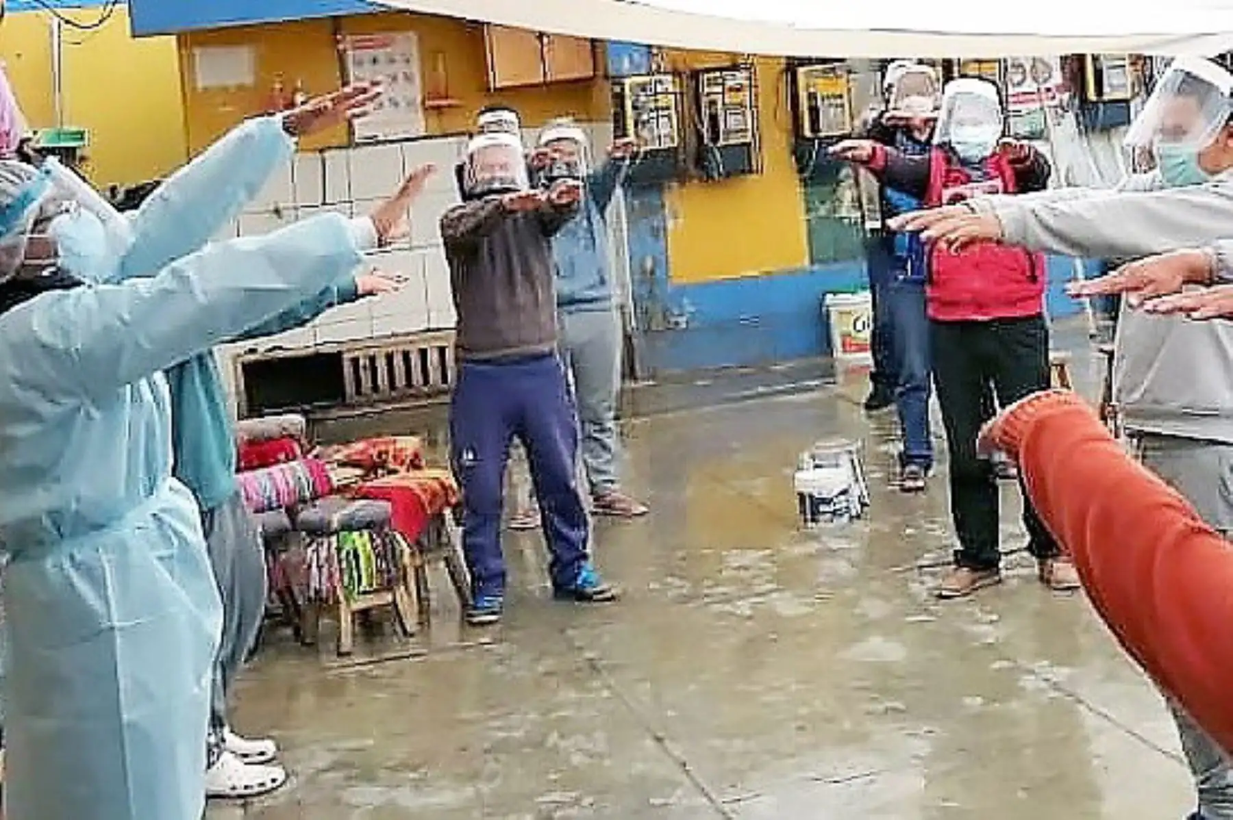 Dinámicas grupales con los internos del establecimiento penitenciario de Andahuaylas.