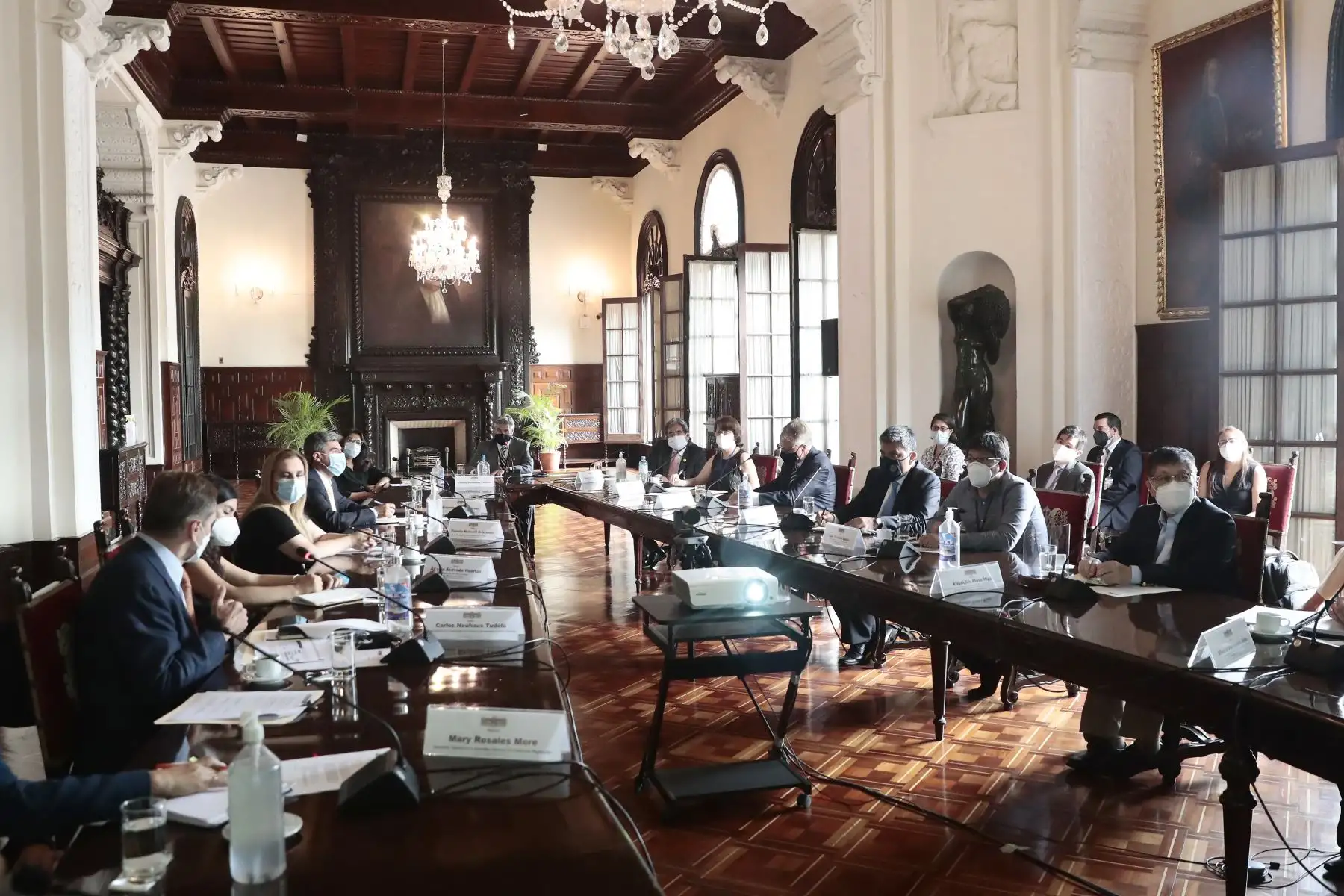El presidente Francisco Sagasti convocó esta tarde al Grupo de Trabajo que apoya la implementación del proceso de vacunación contra el covid-19 para articular las acciones logísticas necesarias para inmunizar a la población. Foto: ANDINA/Prensa Presidencia
