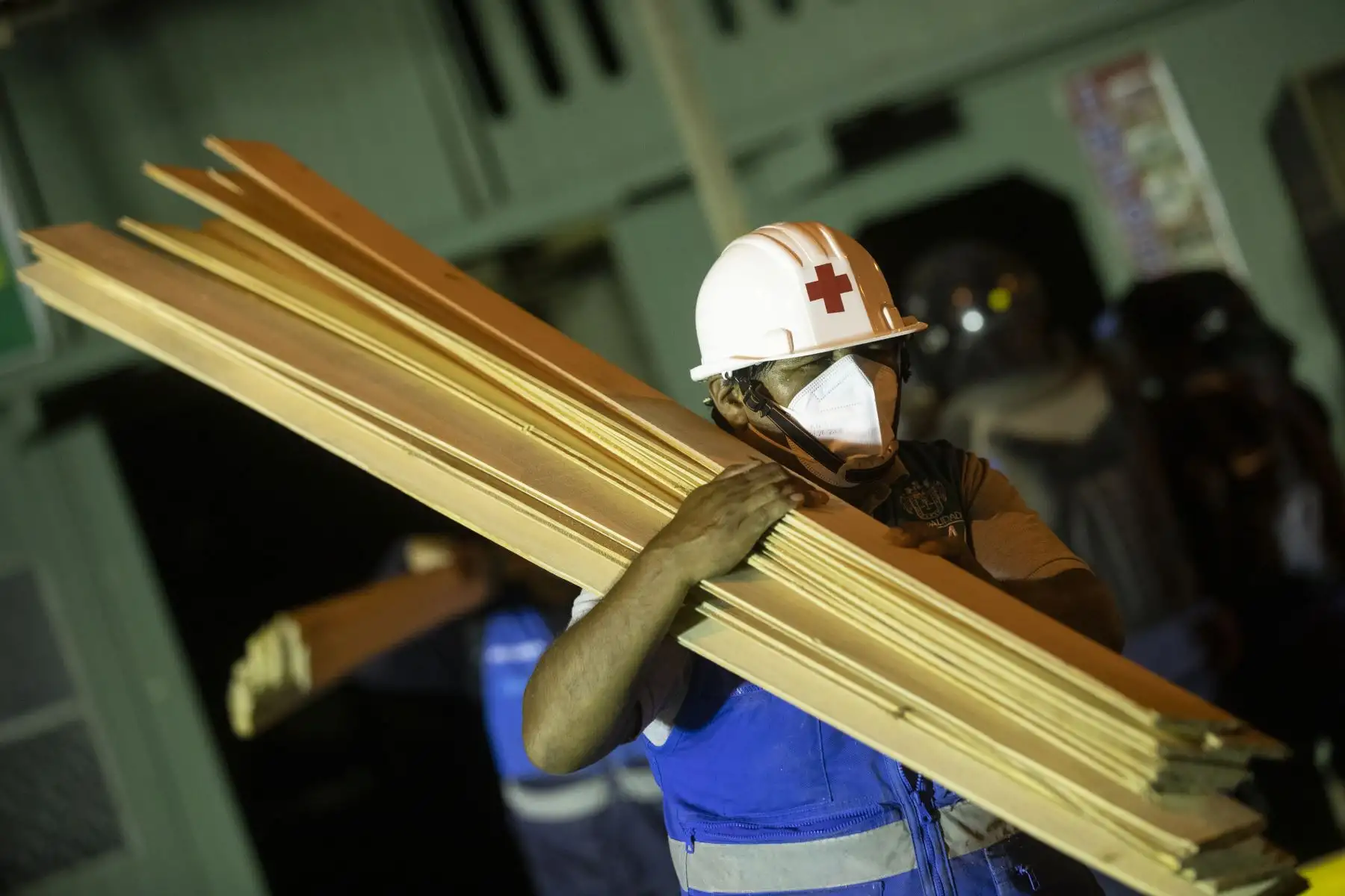 Con el apoyo de la Policía Nacional, la Municipalidad de Lima recuperó 4,200 m2 que eran ocupados ilegalmente en la cuadra 60 de la Av. Pachacútec, en el distrito de Villa El Salvador. Foto: ANDINA / Municipalidad de Lima