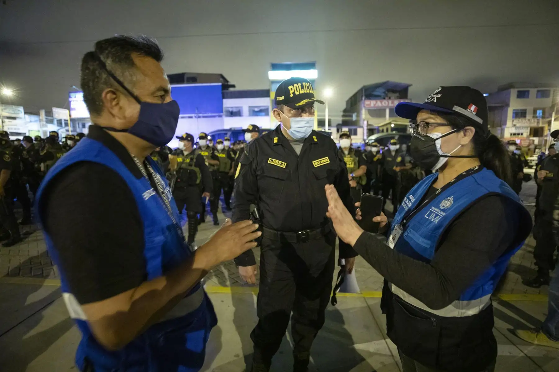 Con el apoyo de la Policía Nacional, la Municipalidad de Lima recuperó 4,200 m2 que eran ocupados ilegalmente en la cuadra 60 de la Av. Pachacútec, en el distrito de Villa El Salvador. Foto: ANDINA / Municipalidad de Lima