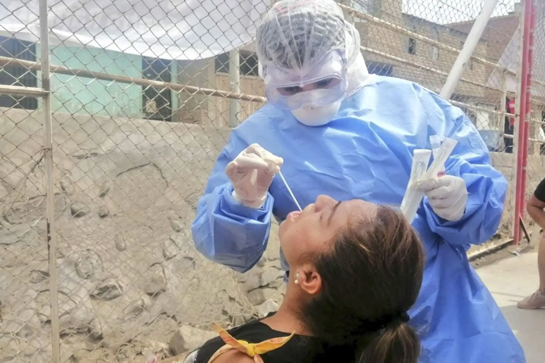 Son quince las regiones que registran una desaceleración en los indicadores epidemiológicos de contagios y hospitalizados por covid-19, informó el Centro Nacional de Epidemiología, Prevención y Control de Enfermedades del Ministerio de Salud. ANDINA/Difusión