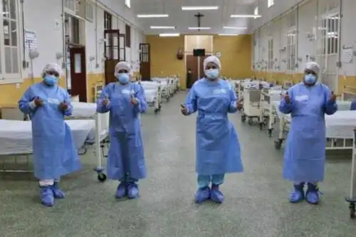 Personal de salud que trabaja en la primera línea de lucha contra el covid-19. Foto: ANDINA/Difusión