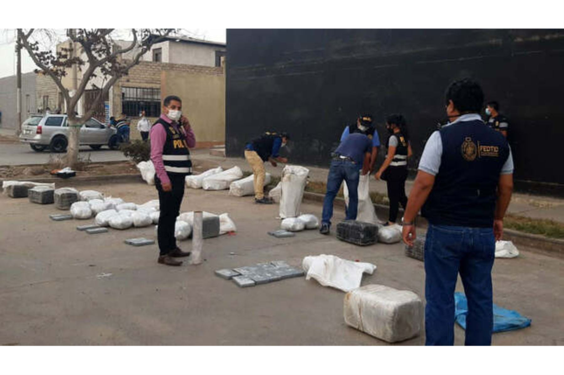 La sustancia ilícita –distribuida en 30 paquetes tipo ladrillos de alcaloide de cocaína y 59 bultos de marihuana– provenía del Alto Huallaga. ANDINA/Ministerio Público