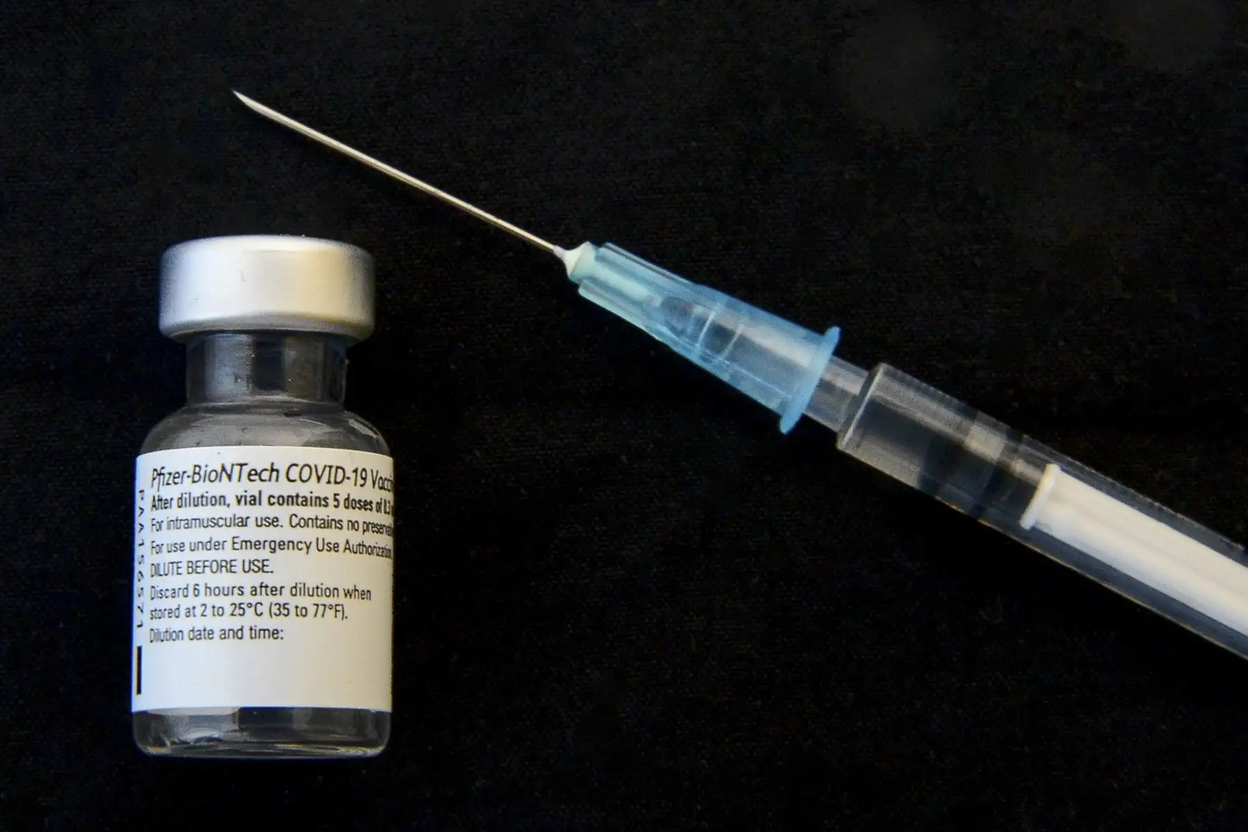 Francia registra 26 mil 916 casos de la covid-19. Foto: AFP