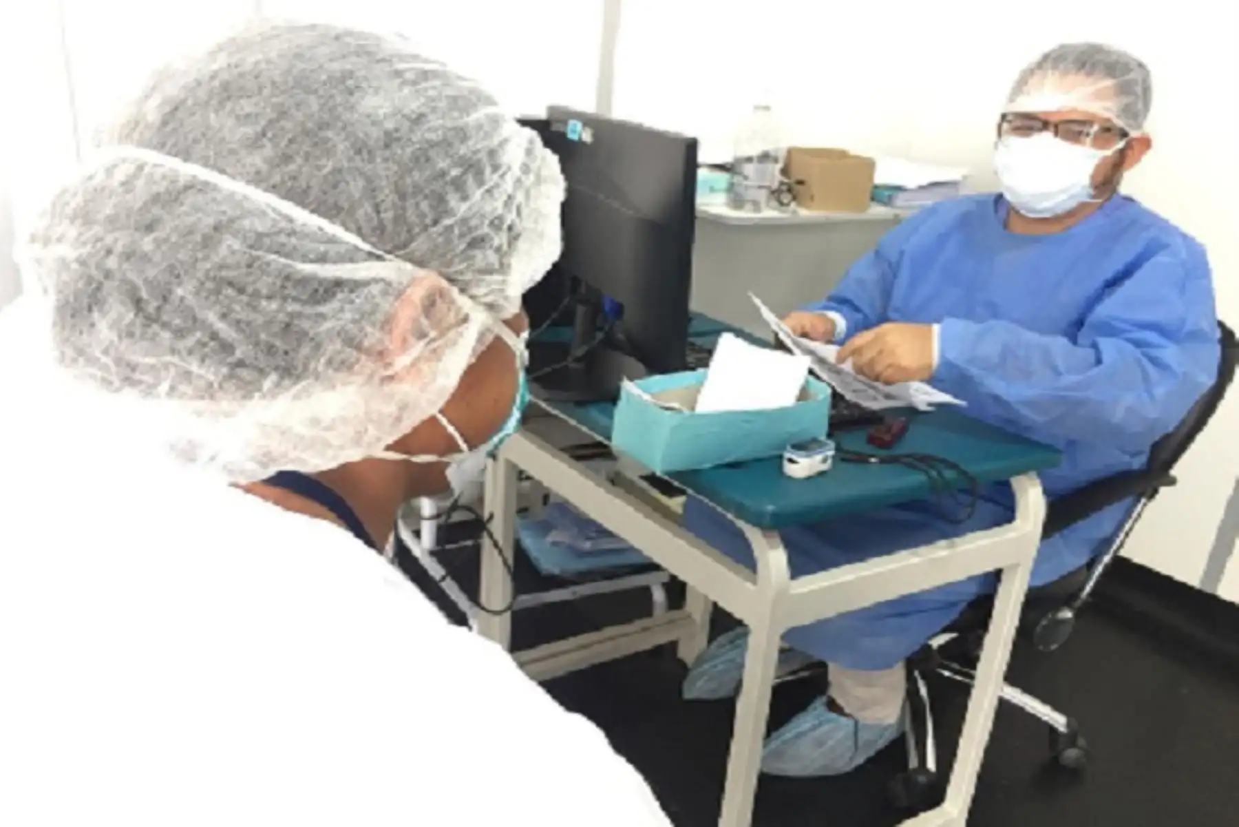 Personal de Salud evaluará el estado de los pacientes que lleguen al Hospital II Huánuco y derivarán a aquellos que sean sospechosos de covid-19, con sintomatología leve y moderada al triaje de la villa.