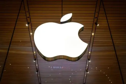 El fabricante del iPhone obtuvo ganancias netas por 28,700 millones de dólares en el primer trimestre de su ejercicio fiscal 2020-2021. Foto: AFP