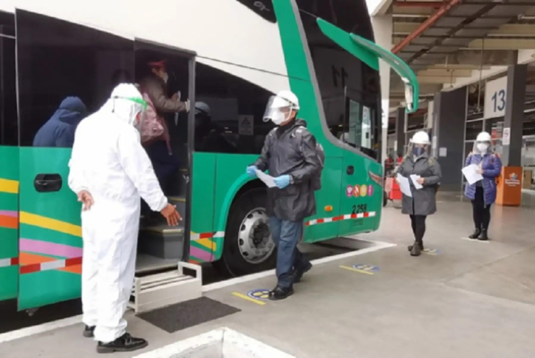 Vacunación contra covid-19:¿Qué hago si tengo que viajar a provincia?. Foto: MTC