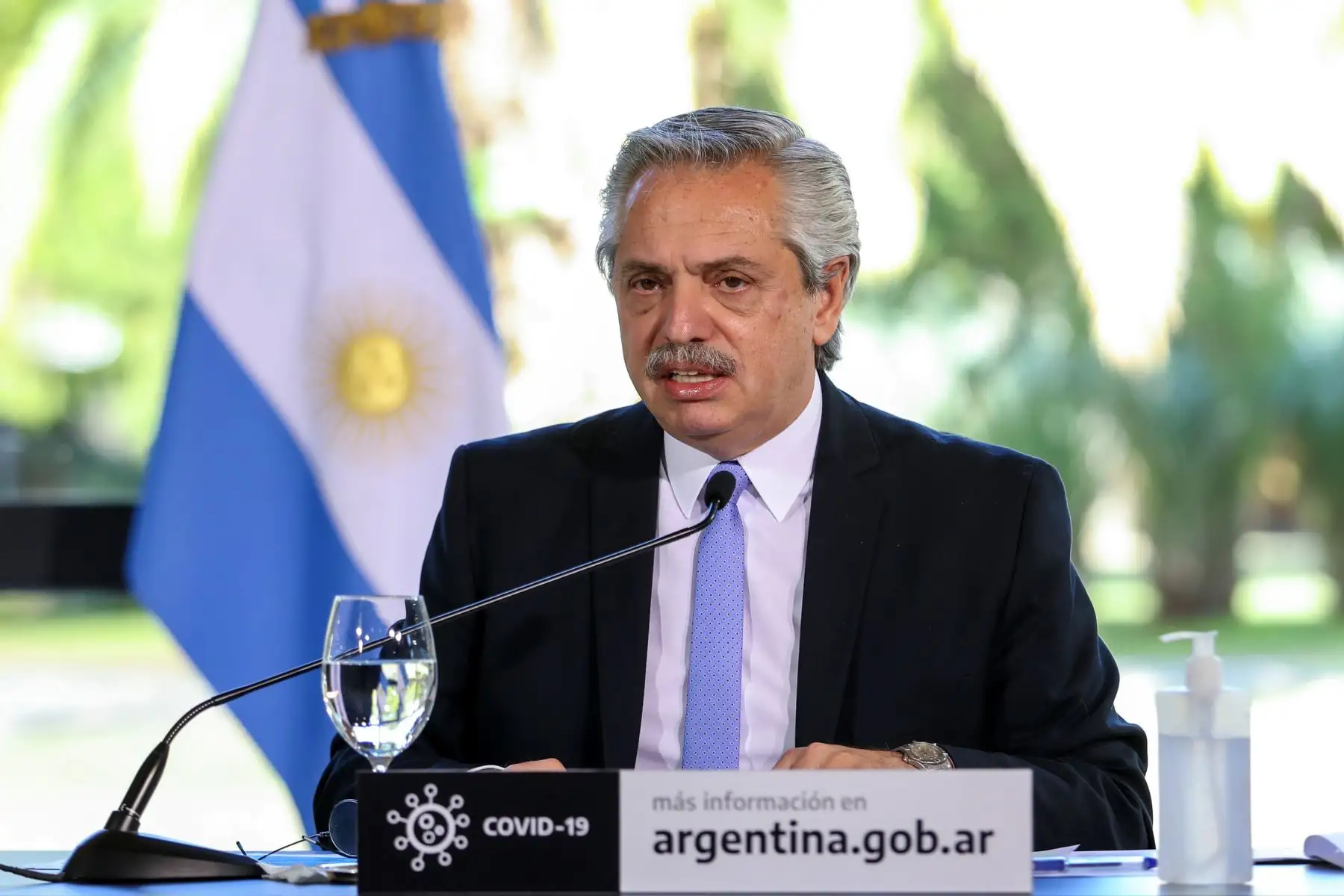 Argentina, con 44 millones de habitantes, ha registrado casi 1.9 millón de casos de covid, con más de 47,000 decesos.