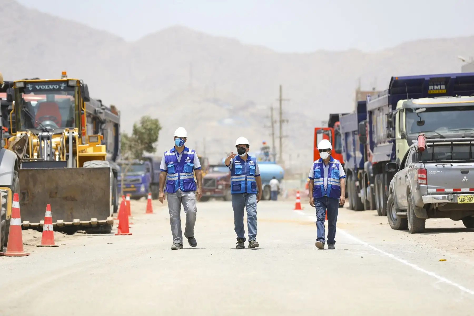 La Municipalidad de Lima inició las obras de mejoramiento de la primera etapa de la Av. Las Torres, de 2.71 kilómetros de extensión, comprendidos entre el puente Tumi y el arco de Jicamarca, en Lurigancho-Chosica.
Foto: Municipalidad de Lima