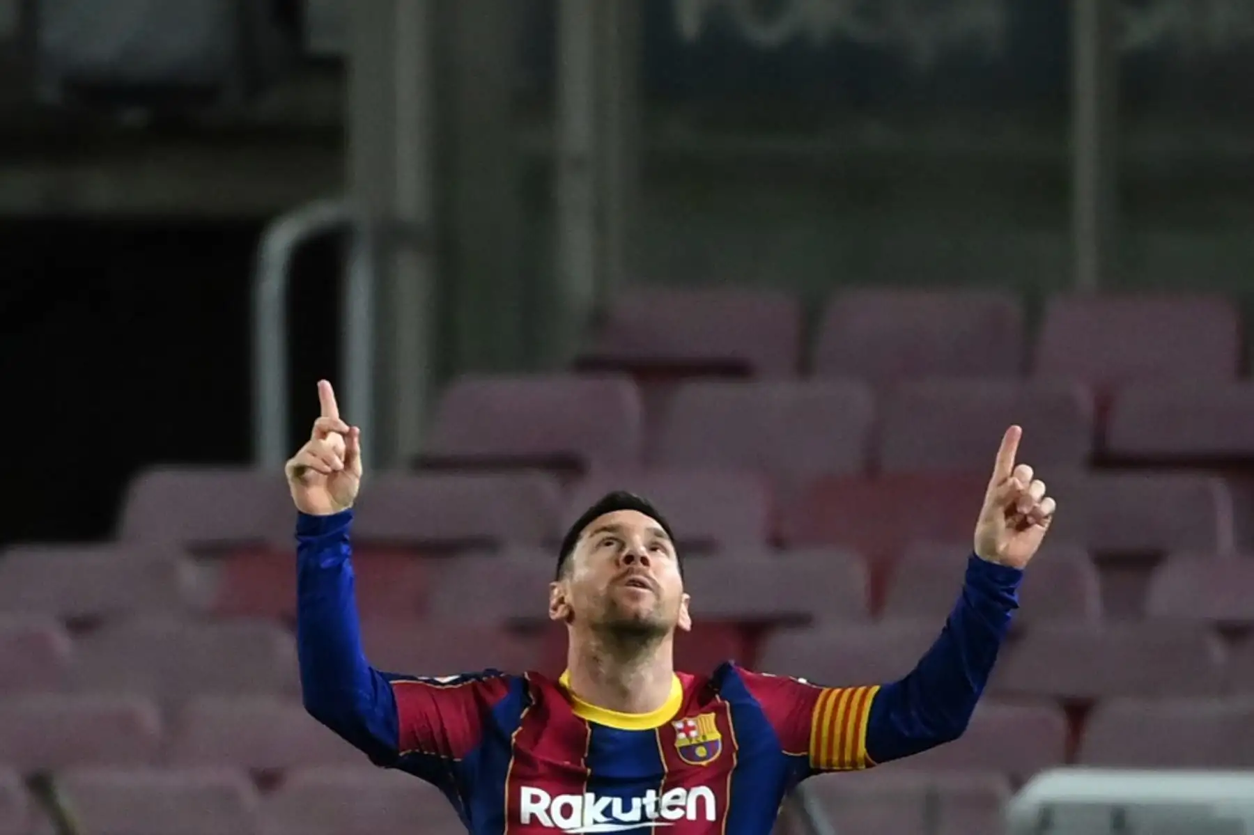 El delantero argentino del Barcelona Lionel Messi celebra tras marcar un gol durante el partido de fútbol de la liga española FC Barcelona contra el Athletic Club de Bilbao en el estadio Camp Nou de Barcelona.Foto: AFP