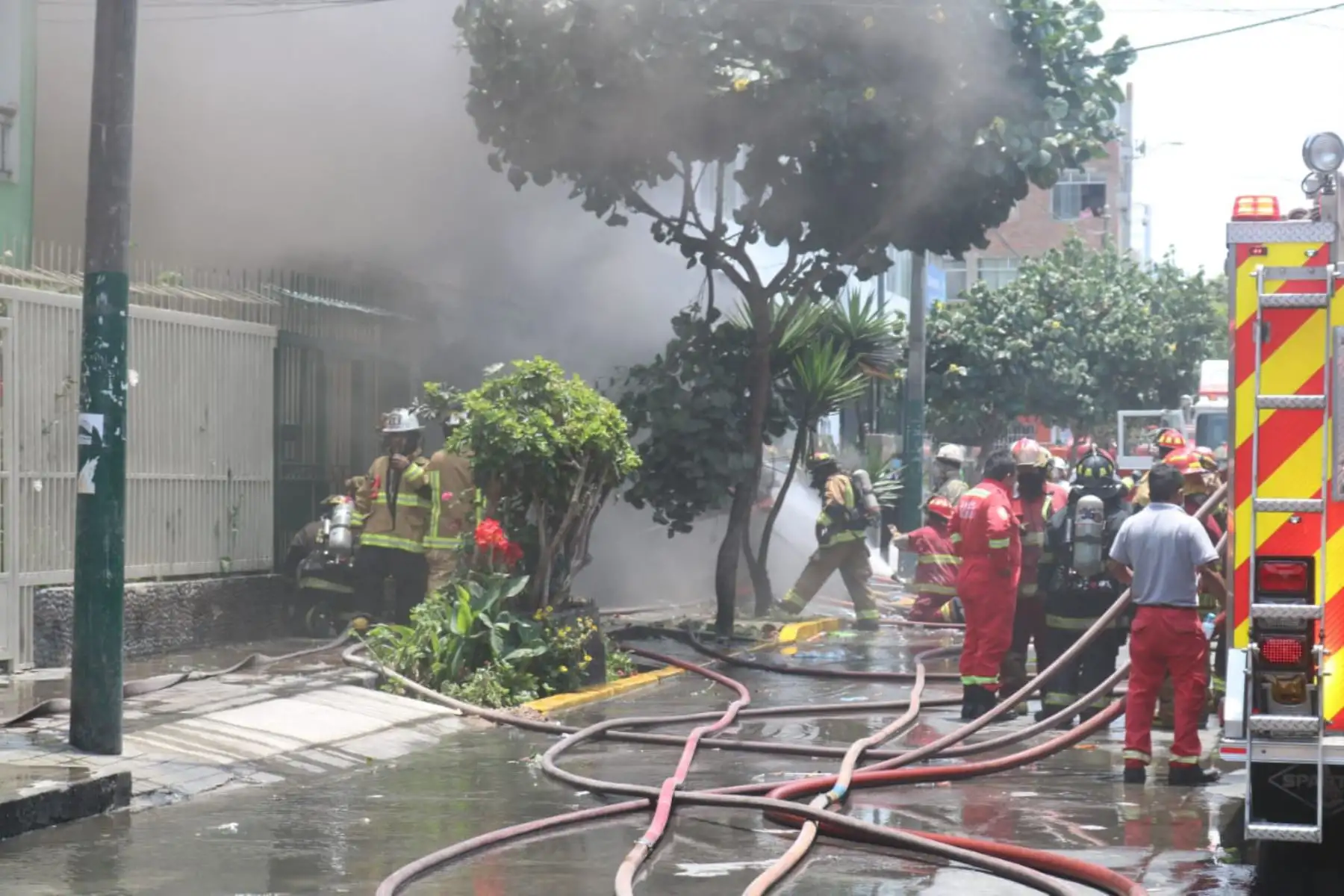 Incendio en el distrito de Magdalena Del Mar cerca del mercado.

Cortesía:Juan Carlos Chávez