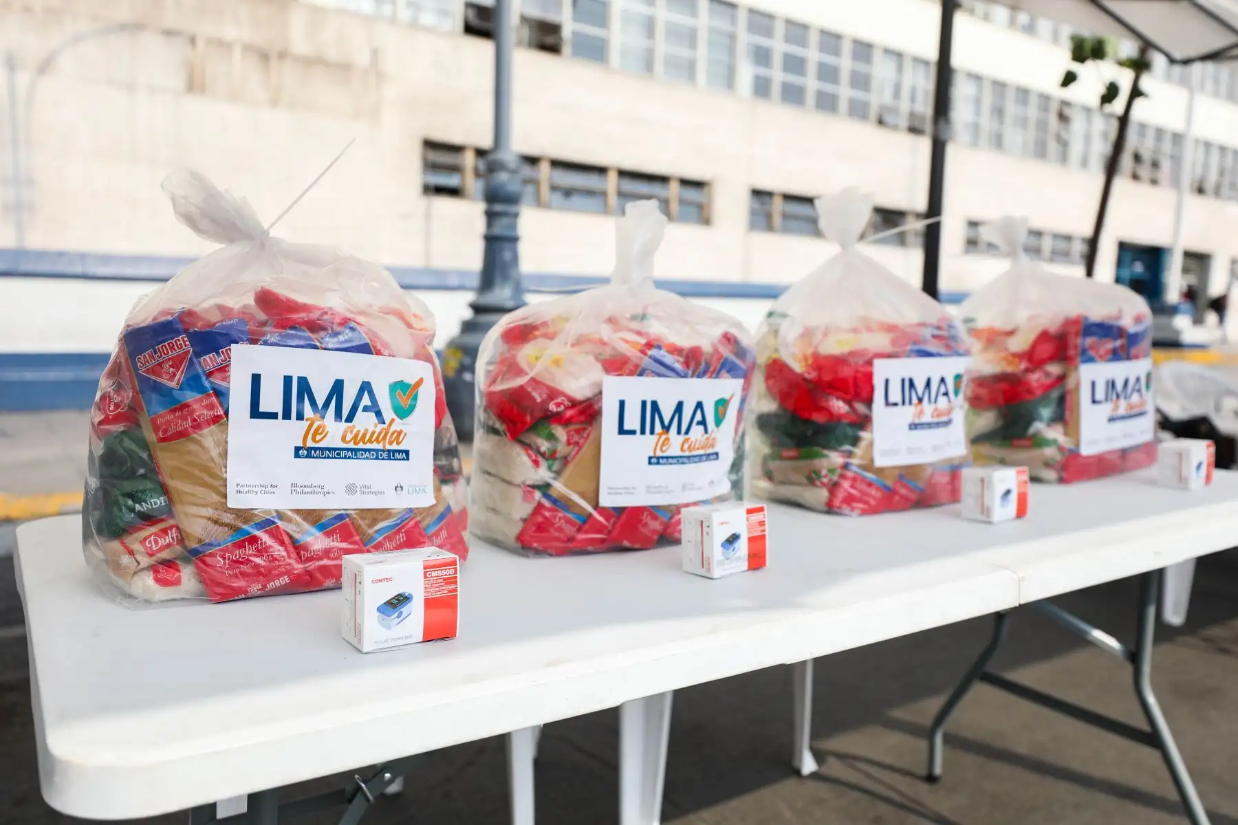 La Municipalidad de Lima, realizó la campaña de salud Lima Te cuida en la plaza Gastañeta en el Cercado de Lima, en donde se realizaron test de covid-19 para el público en general. Foto: MML