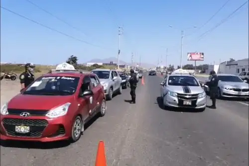 Efectivos de la Policía Nacional efectúan operativos en zonas estratégicas de Chimbote, región Áncash. Foto: ANDINA/Cortesía Gonzalo Horna