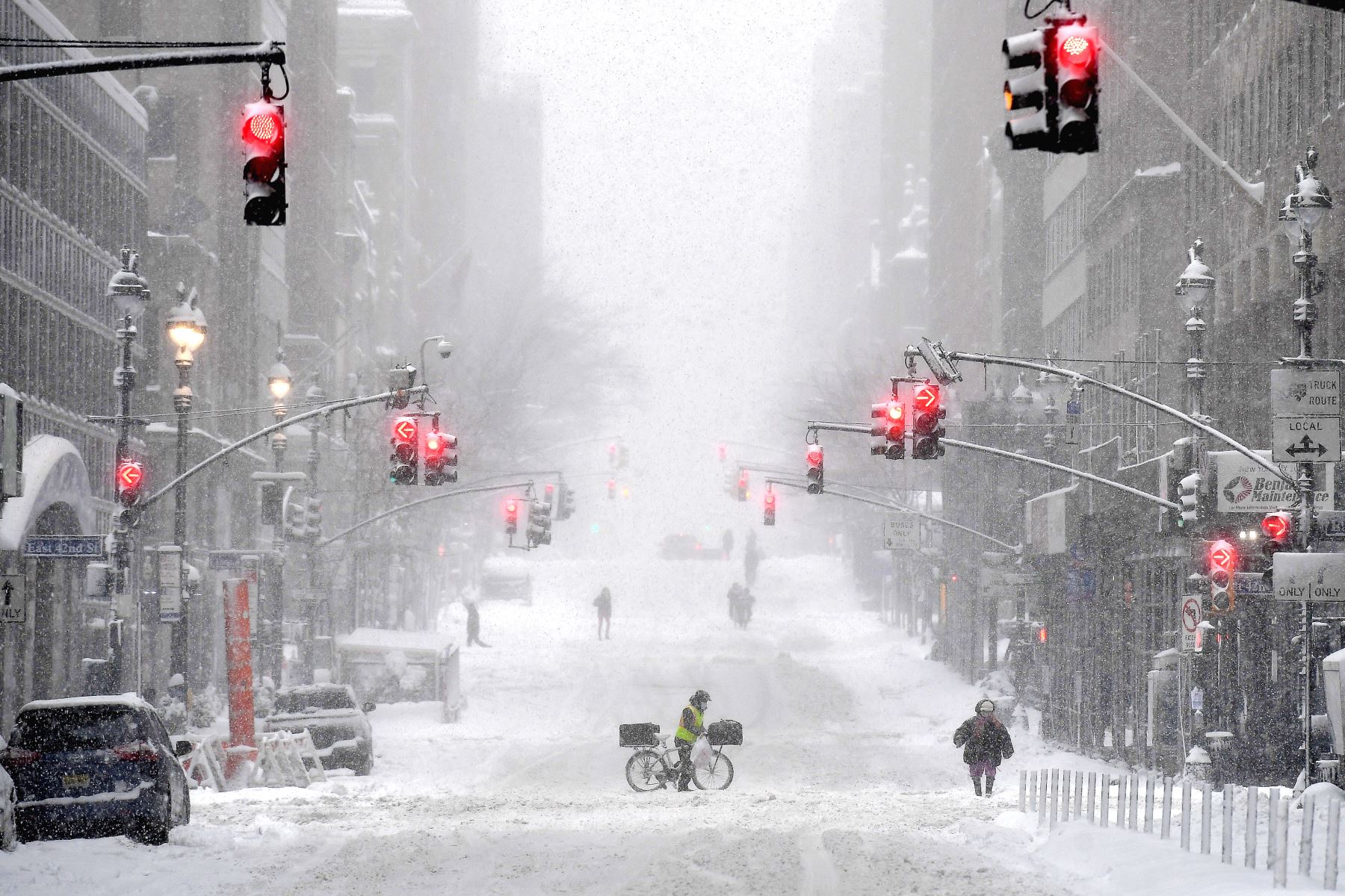 Se espera que la tormenta llegue a Maine el martes, donde puede dejar entre 20 y 33 cm de nieve. Foto: AFP