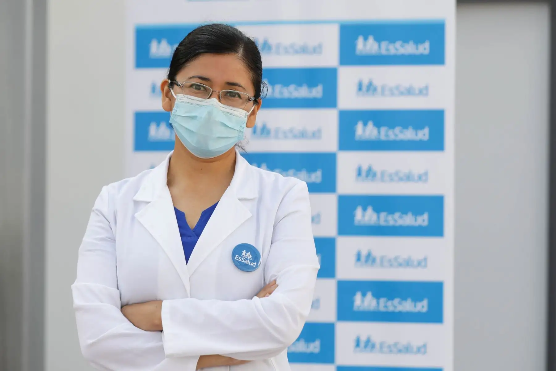 Especialistas del Instituto Nacional Cardiovascular del Seguro Social de Salud (EsSalud) recomendaron a la población a realizar ejercicios en casa durante la cuarentena a fin de cuidar el corazón y minimizar las probabilidades de sufrir un infarto cardíaco. Foto: EsSalud