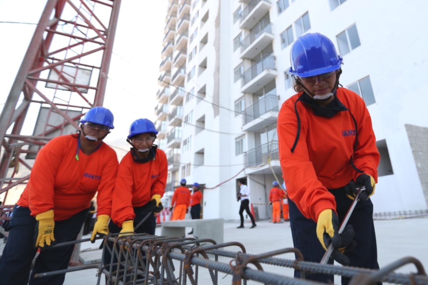 ¡Atención, mujeres! Sencico ofrece cursos gratuitos para trabajos en construcción. Foto: ANDINA/Difusión.