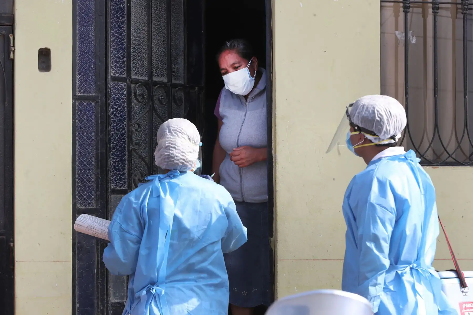 Ministra de Defensa,  Nuria Esparch, supervisó Operación Tayta contra el covid-19 en el distrito de Mi Perú.

Foto: ANDINA/MINDEF