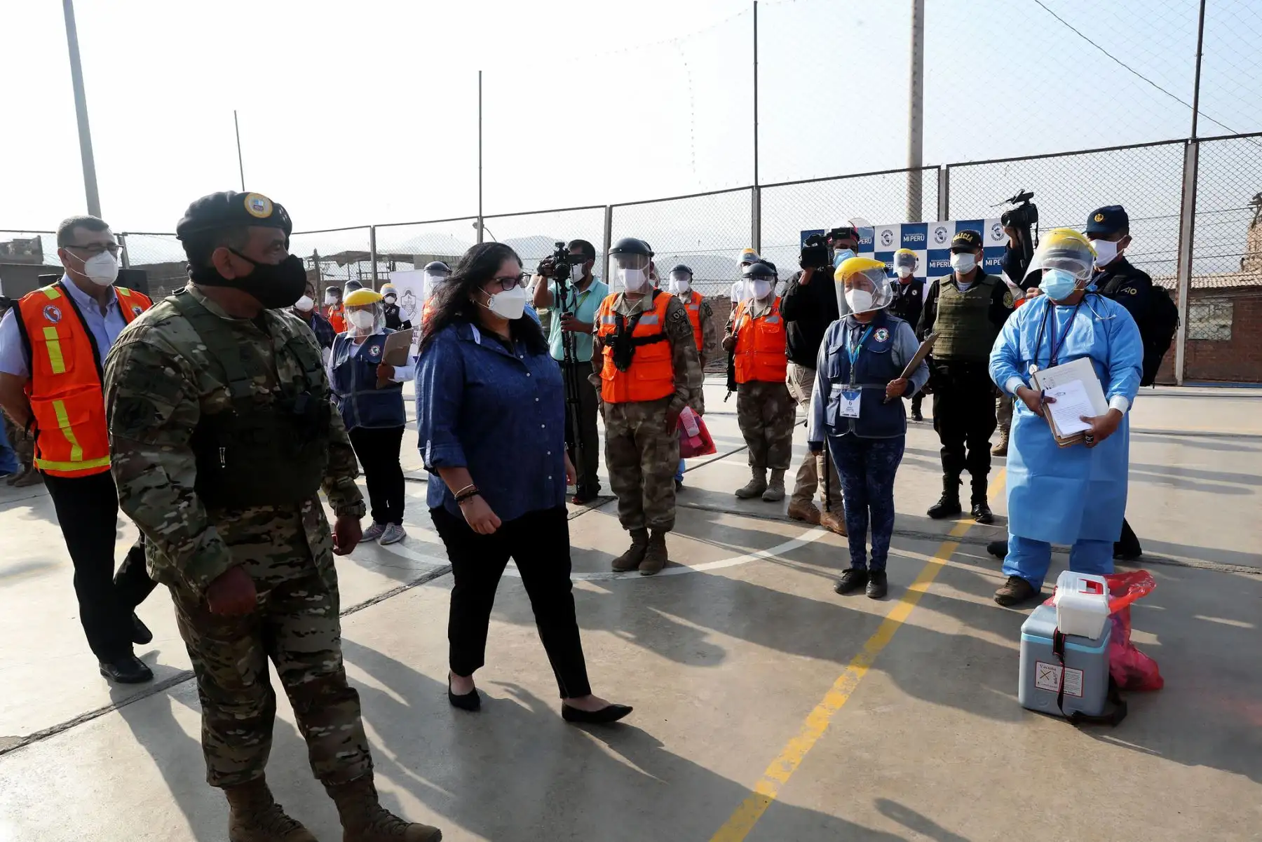 Ministra de Defensa,  Nuria Esparch, supervisó Operación Tayta contra el covid-19 en el distrito de Mi Perú.

Foto: ANDINA/MINDEF