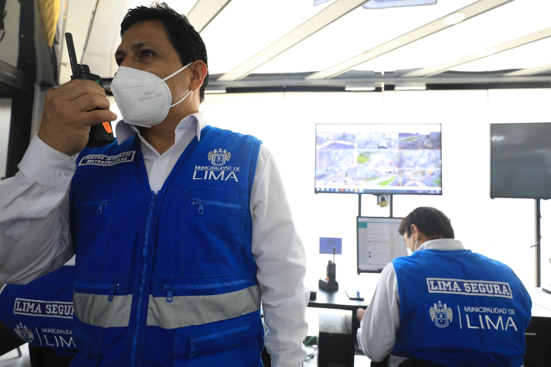 Municipalidad de Lima entregó equipos especializados (radios tetra) a los municipios de la capital para reforzar las comunicaciones y vigilancia en la ciudad. Foto: MML