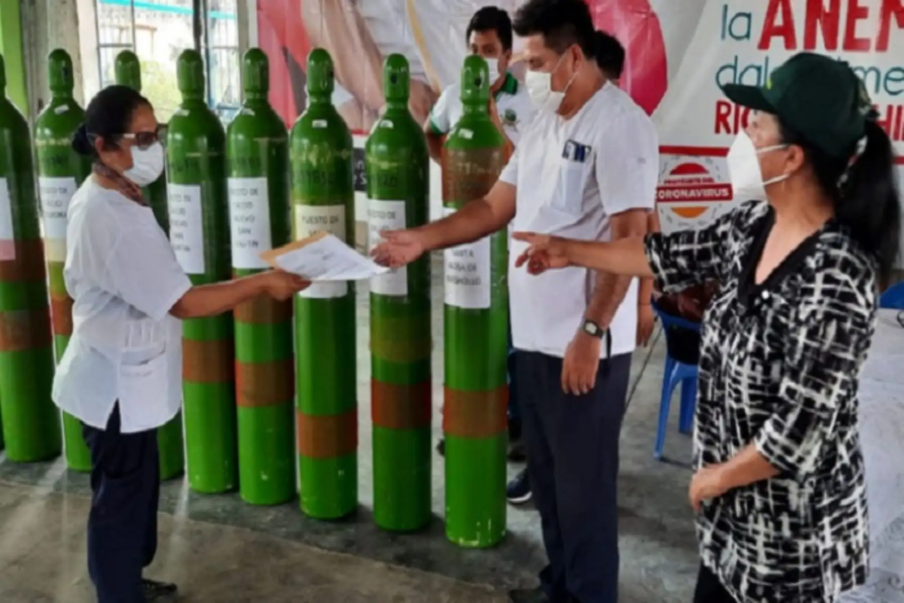 En las provincias de Tocache y Mariscal Cáceres se atendieron a los distritos de Pólvora y Campanilla con balones de oxígeno.