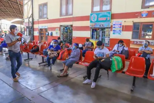 A las 5:45 horas salió el último ómnibus interprovincial desde el terrapuerto de Chimbote. Foto: ANDINA/Cortesía Gonzalo Horna