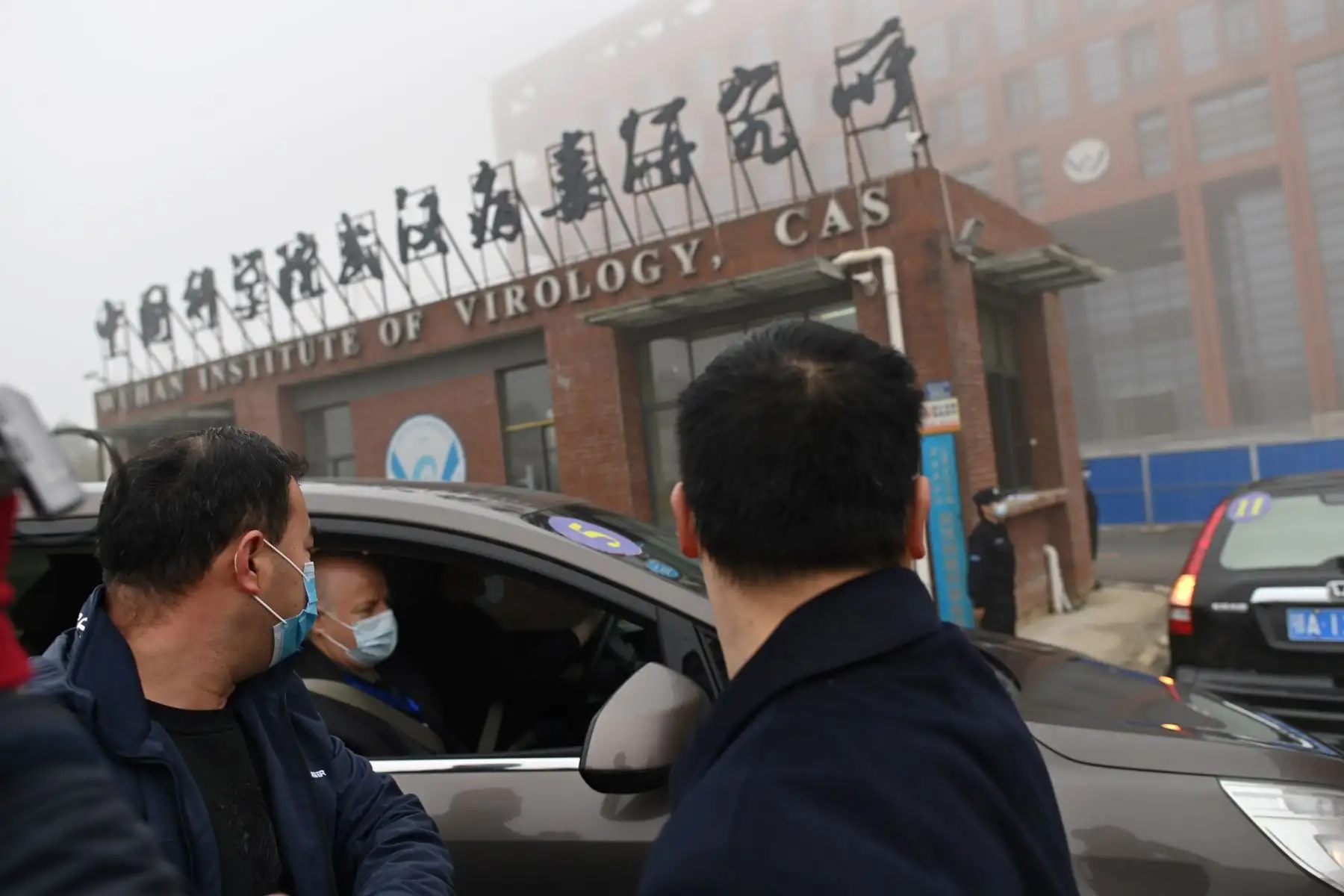 Los miembros del equipo de la Organización Mundial de la Salud (OMS) que investigan los orígenes del coronavirus llegan en automóvil al Instituto de Virología de Wuhan en Wuhan en la provincia central de Hubei en China.

Foto:AFP