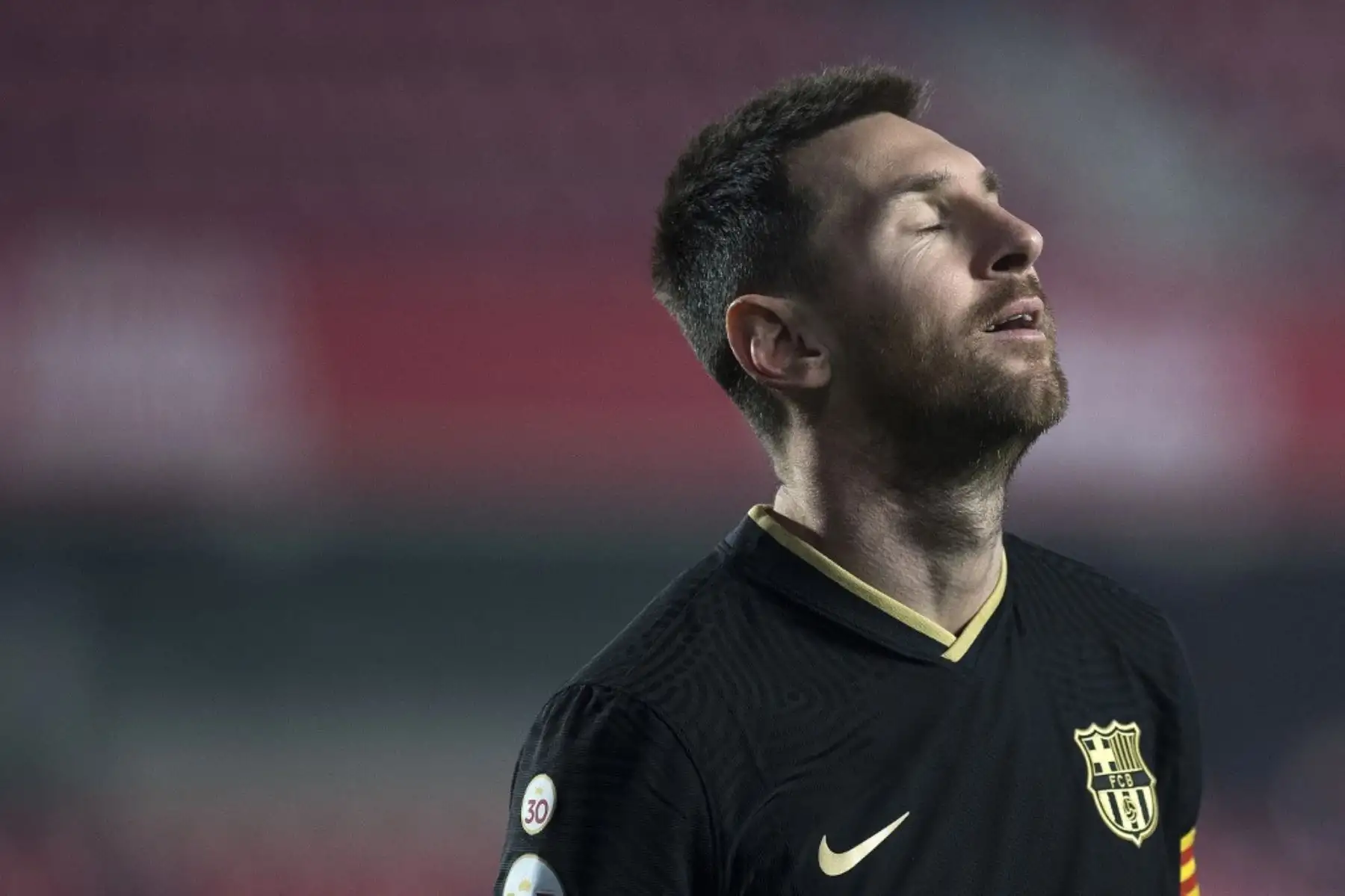 El delantero argentino del Barcelona Lionel Messi reacciona durante los cuartos de final de la Copa del Rey de España entre el Granada FC y el FC Barcelona en el estadio Nuevo Los Cármenes de Granada el 3 de febrero de 2021. Foto: AFP