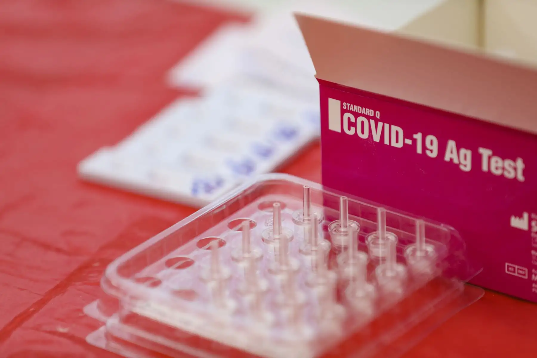 A través de Sisol Salud, la Municipalidad de Lima continúa llevando sus servicios de salud a cientos de vecinos con la campaña Lima Te Cuida. Esta semana los beneficiados con esta iniciativa, que busca generar espacios libres de COVID-19, son los comerciantes de los distintos mercados de la capital.
