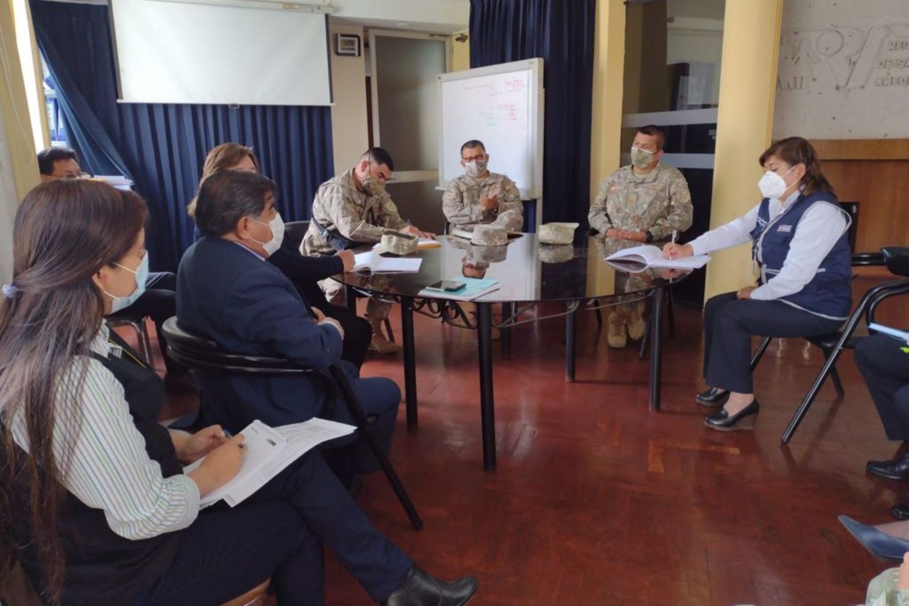 Reunión de coordinación para las intervenciones de la Operación Tayta en dos distritos de la región Camaná.