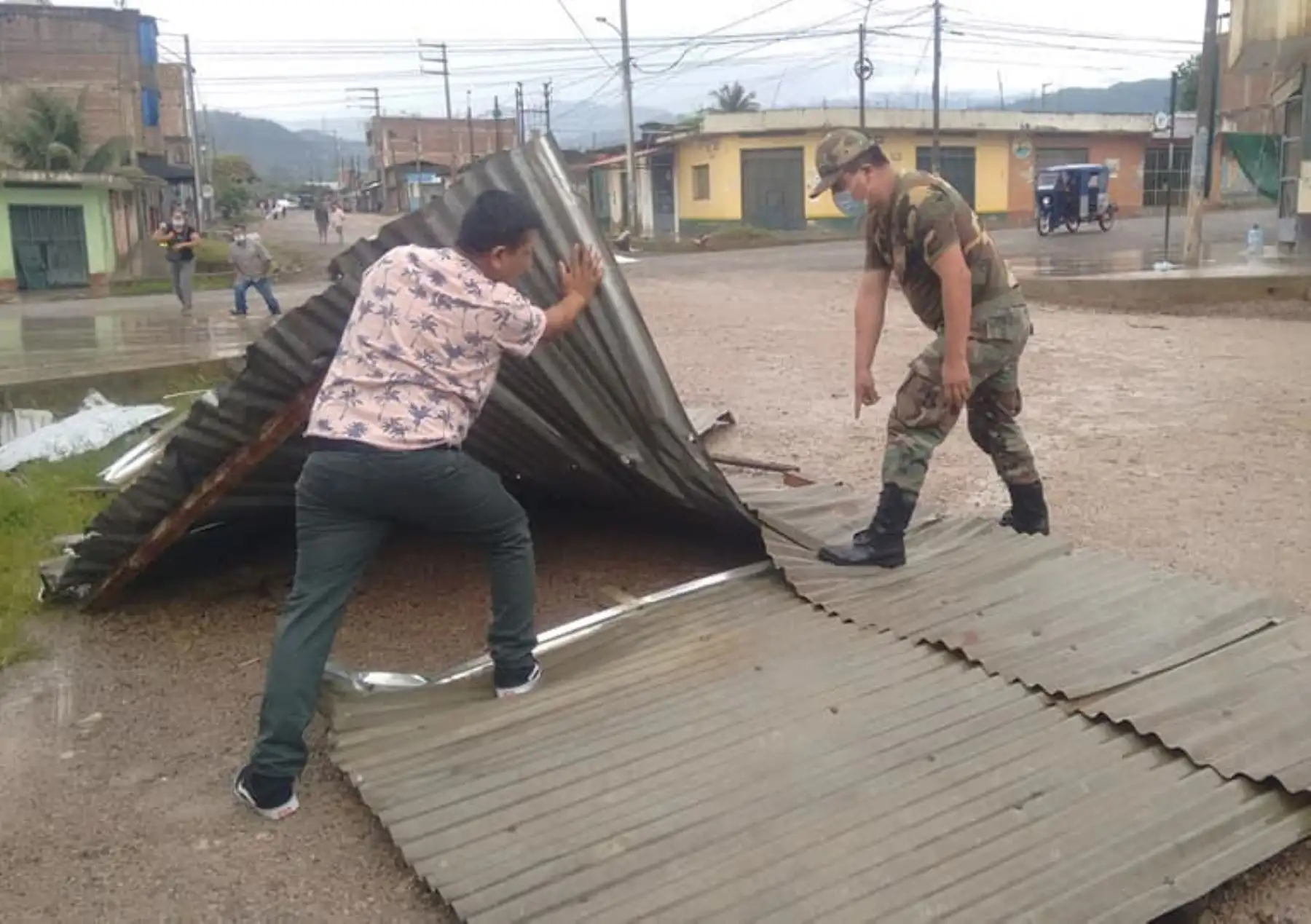 Vientos fuertes, de más de 50 km por hora, causaron daños en más de 50 viviendas en el distrito de Pangoa, provincia de Satipo, en Junín. ANDINA/Difusión