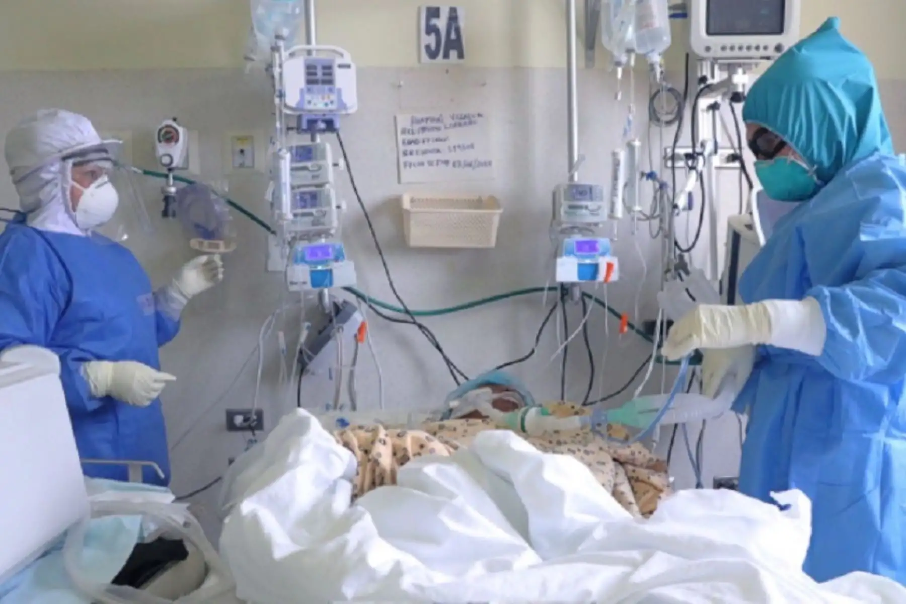 Mazzetti: estamos en una segunda ola muy dura y el sistema de salud se está estresando. Foto: ANDINA/difusión.