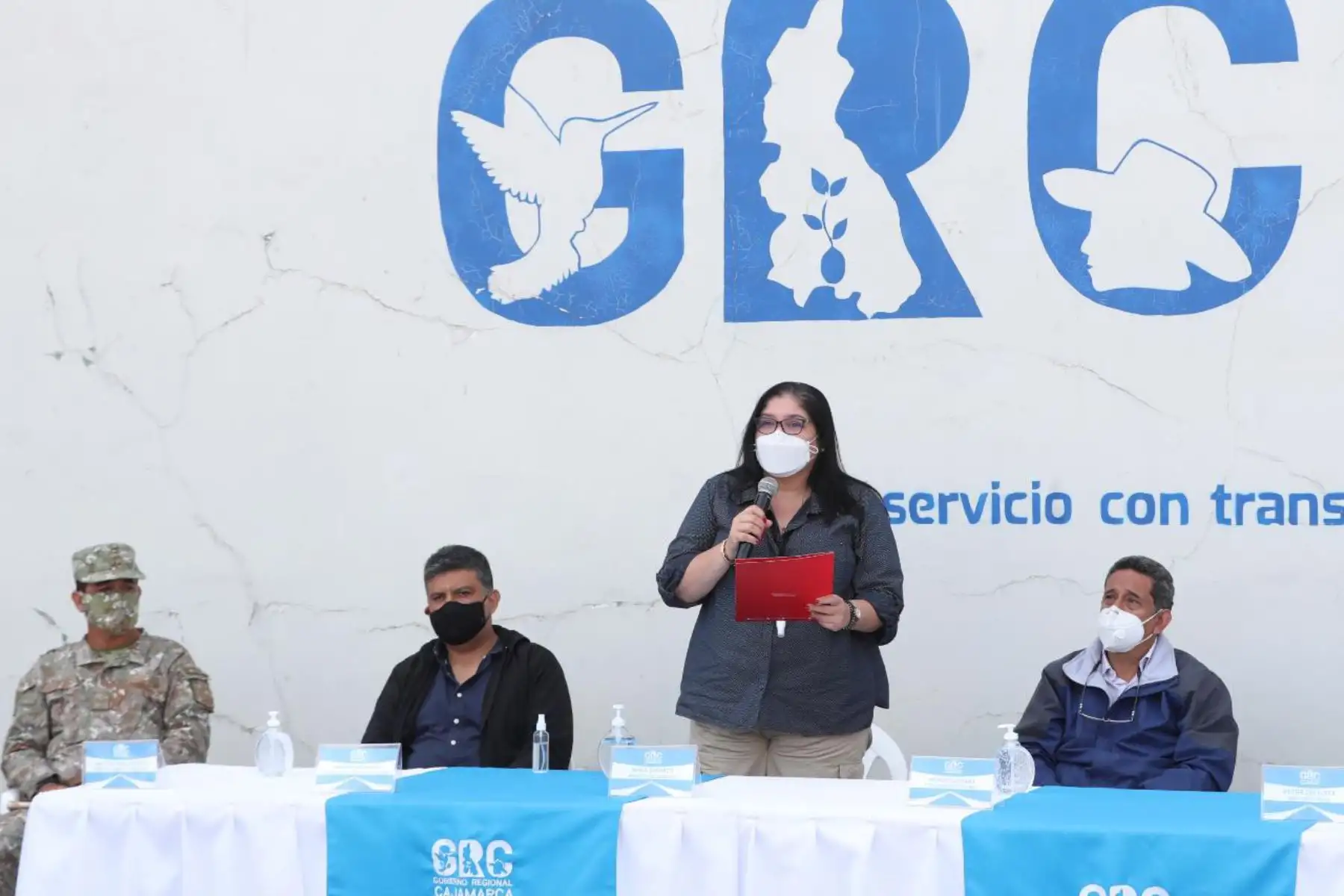 Ministra de Defensa, Nuria Esparch llega a Cajamarca con medicinas y 1800 kilos de equipos de protección personal para combatir el covid-19.

Foto: ANDINA/MINDEF