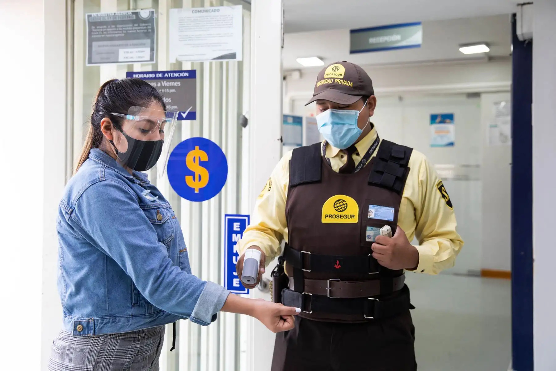 Desinfección y protocolo de bioseguridad en Caja Metropolitana de Lima-19.

Foto: ANDINA/Municipalidad de Lima