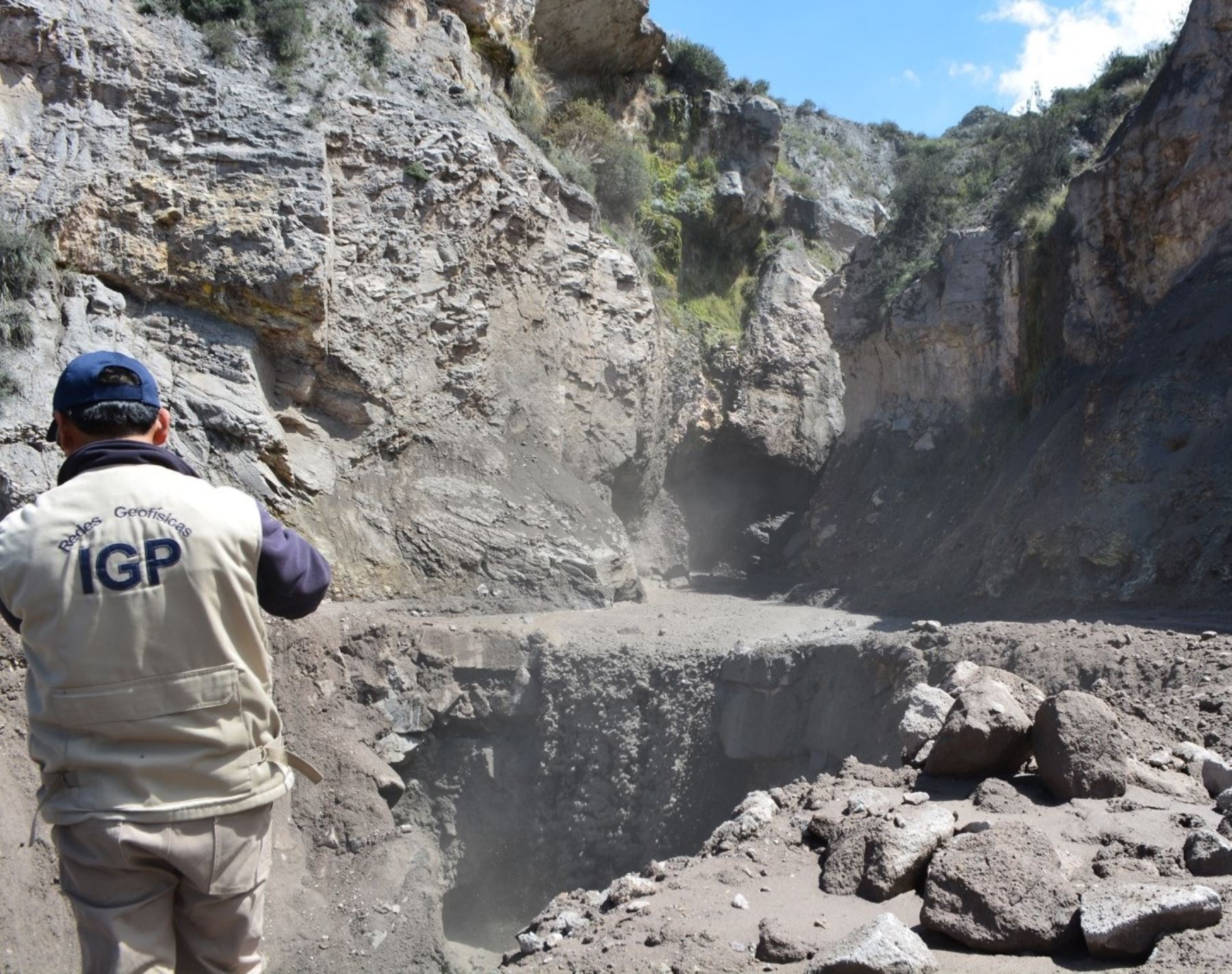 El IGP advirtió del peligro que existe ante una posible caída de sedimentos volcánicos a causa de las lluvias intensas que se registran en Arequipa y Moquegua y podrían afectar a las poblaciones ubicadas cerca de los volcanes Sabancaya y Ubinas. ANDINA/Difusión