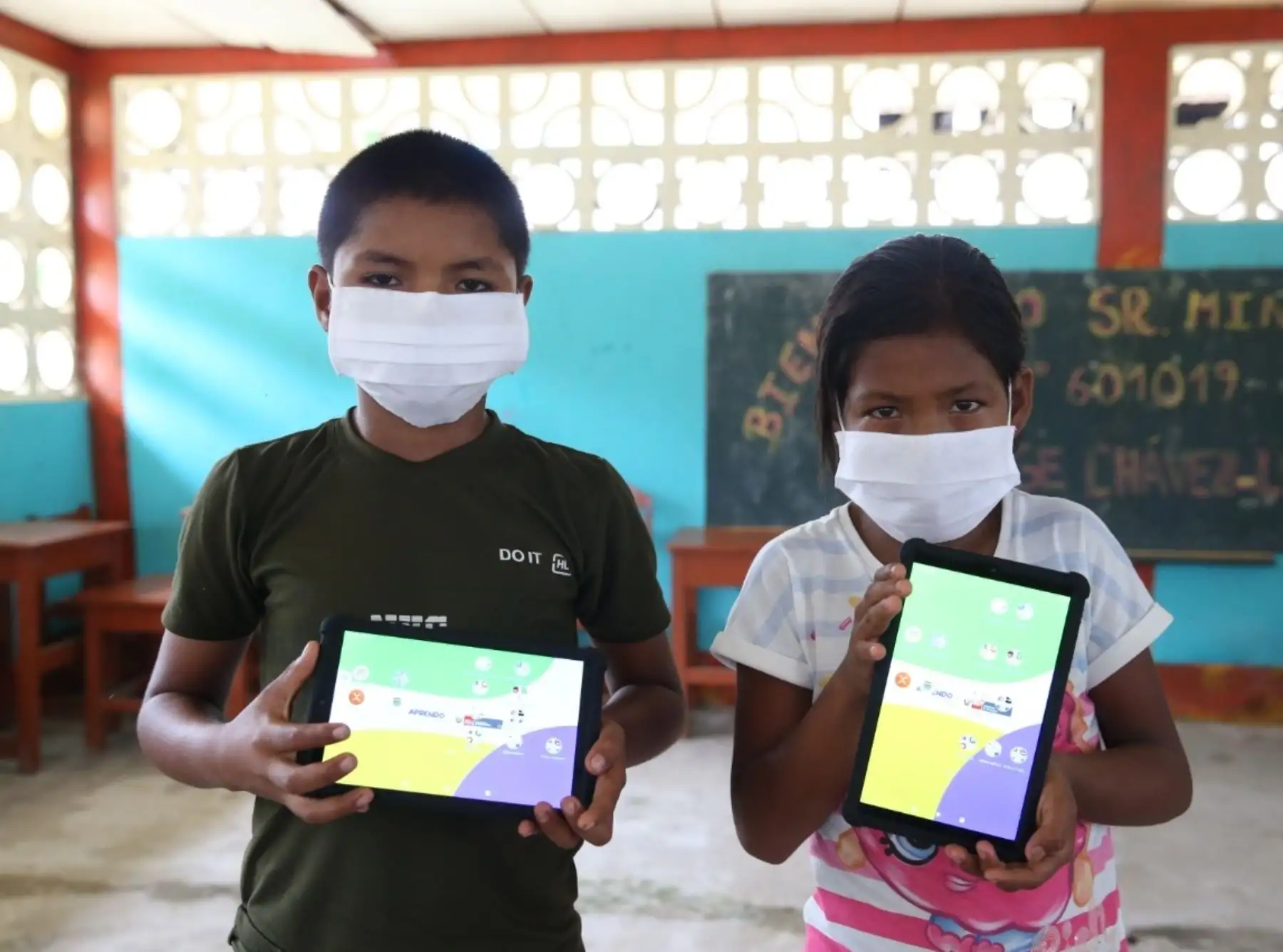Un promedio de 1,000 escuelas de la Amazonía peruana accederán gratis al servicio de internet en el primer semestre de este año, destacó el Ministerio de Educación.