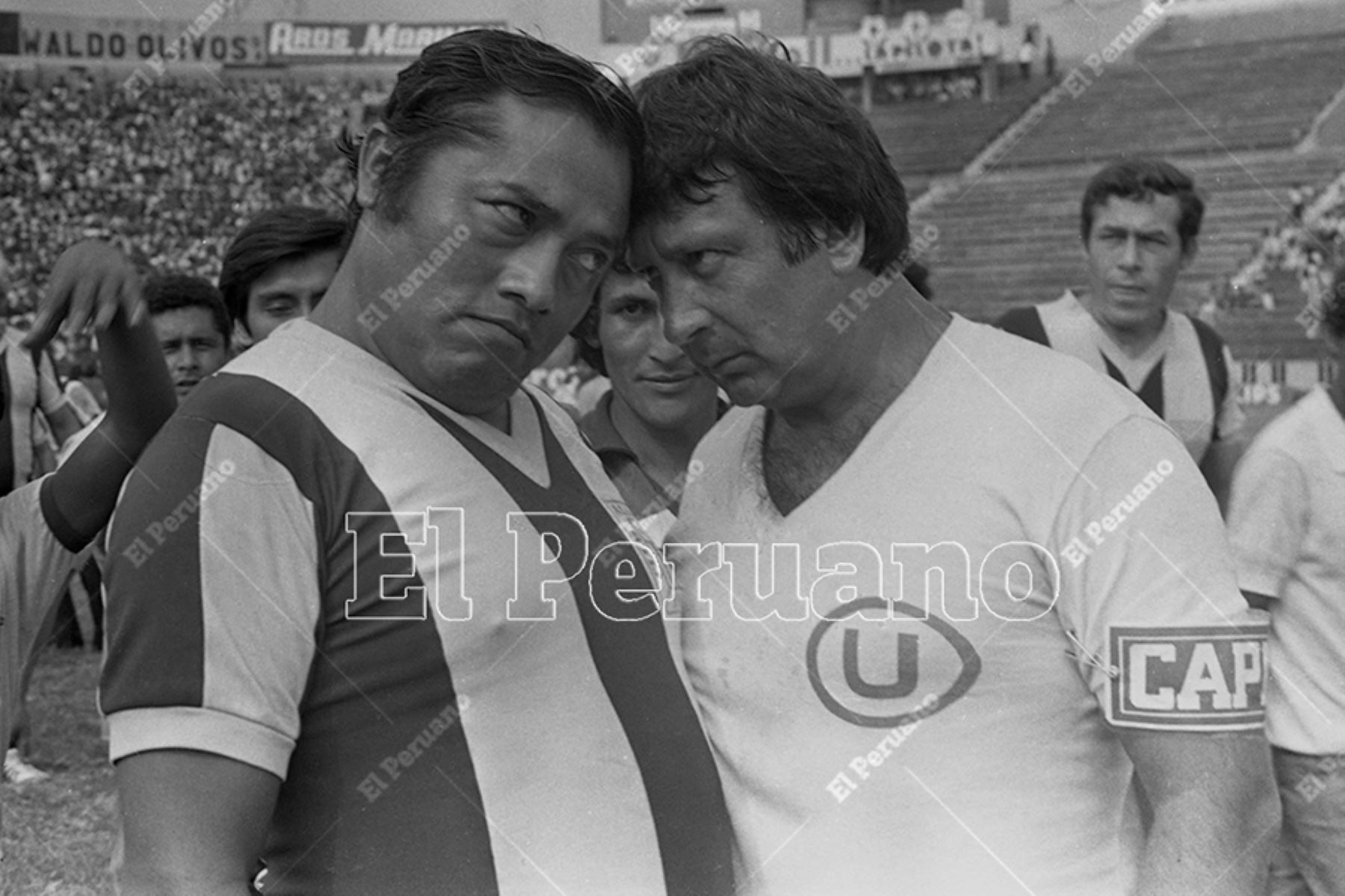 Lima - 6 marzo 1983 /  Actores cómicos  Román Gámez  ‘El Ronco’ y Tulio Loza en un clásico de las estrellas. Foto: Archivo Histórico de El Peruano / Alejandro Aguirre