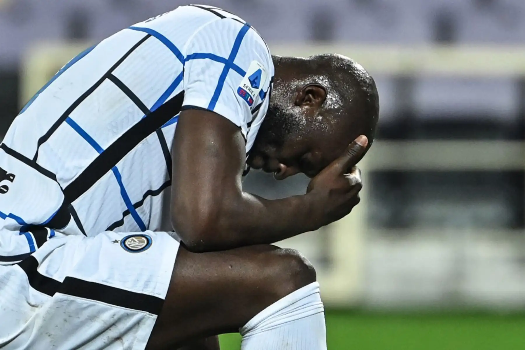 El delantero belga del Inter de Milán Romelu Lukaku reacciona después de perder una oportunidad de gol durante el partido de fútbol de la Serie A italiana Fiorentina vs Inter de Milán.

Foto:AFP