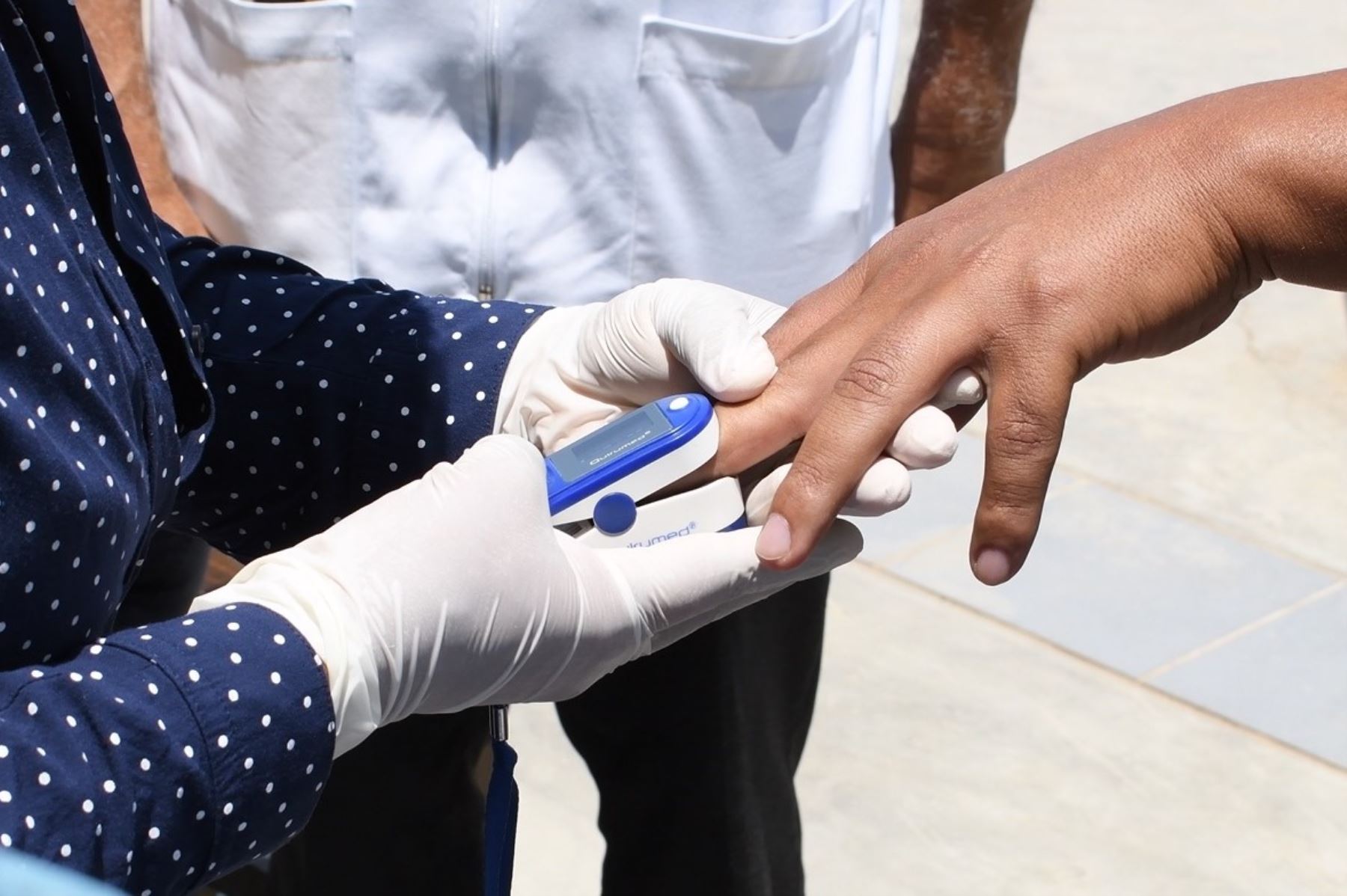 Pulsioxímetros para reforzar la tarea de detección y atención temprana de casos positivos covid-19 en la región Lambayeque. Foto: ANDINA/Difusión