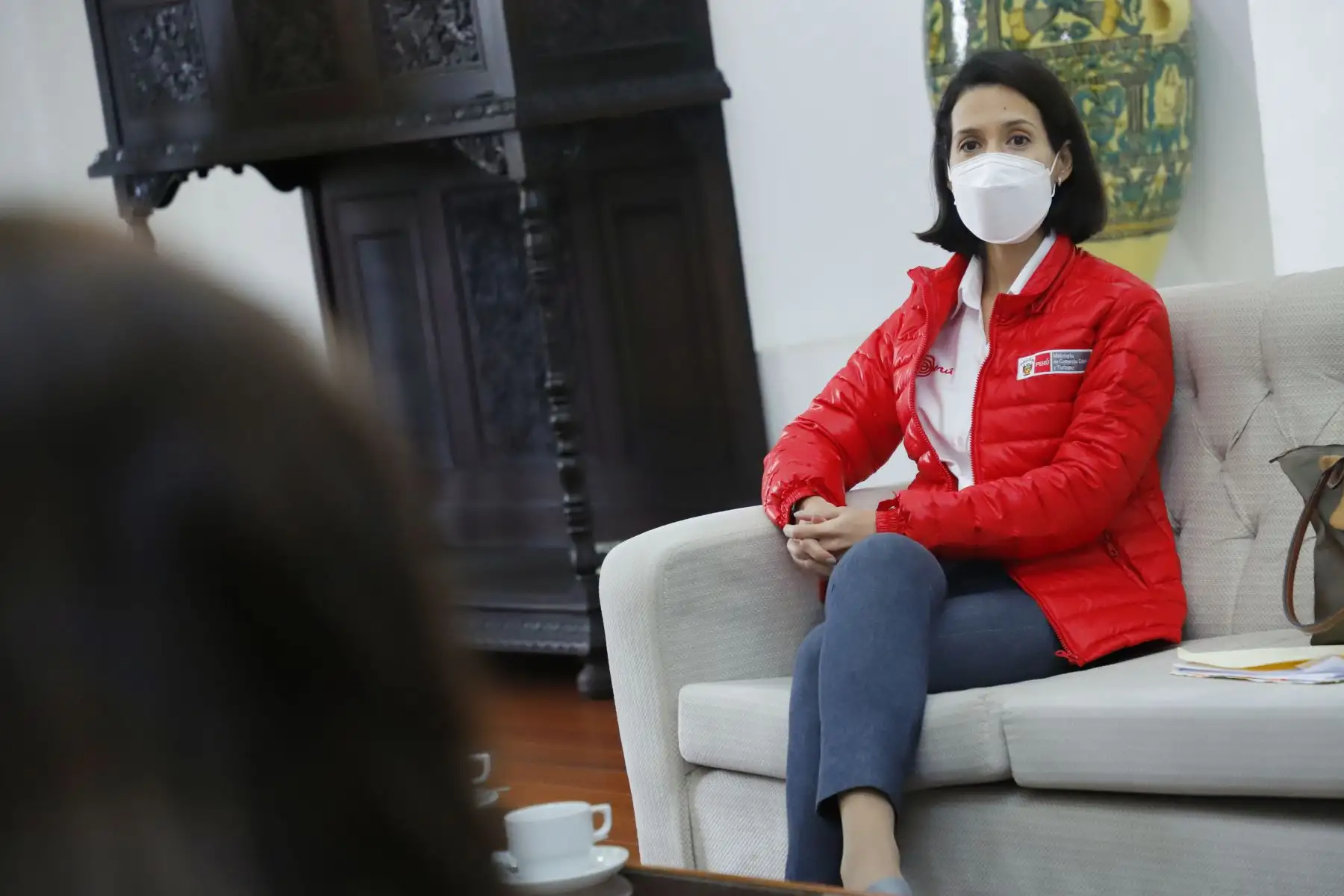 La ministra de Comercio Exterior y Turismo, Claudia Cornejo llegó a la ciudad del Cusco para reunirse con las autoridades locales y regionales para monitorear la situación de covid -19 y los temas de turismo en la región.
Foto: Mincetur