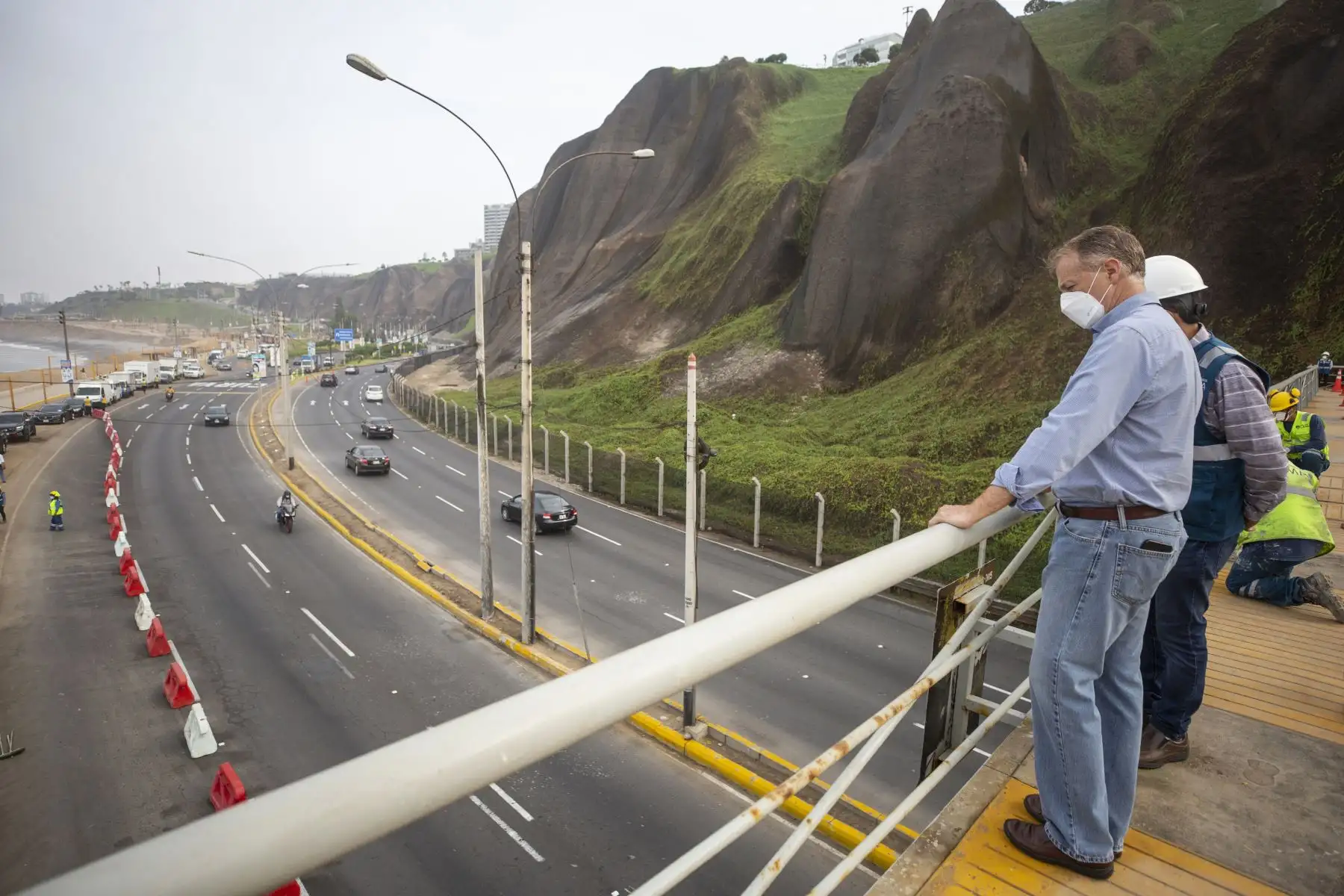 Jorge Muñoz, Alcalde de Lima, supervisa obras de mantenimiento en la Costa Verde.
Foto: ANDINA/Municipalidad de Lima