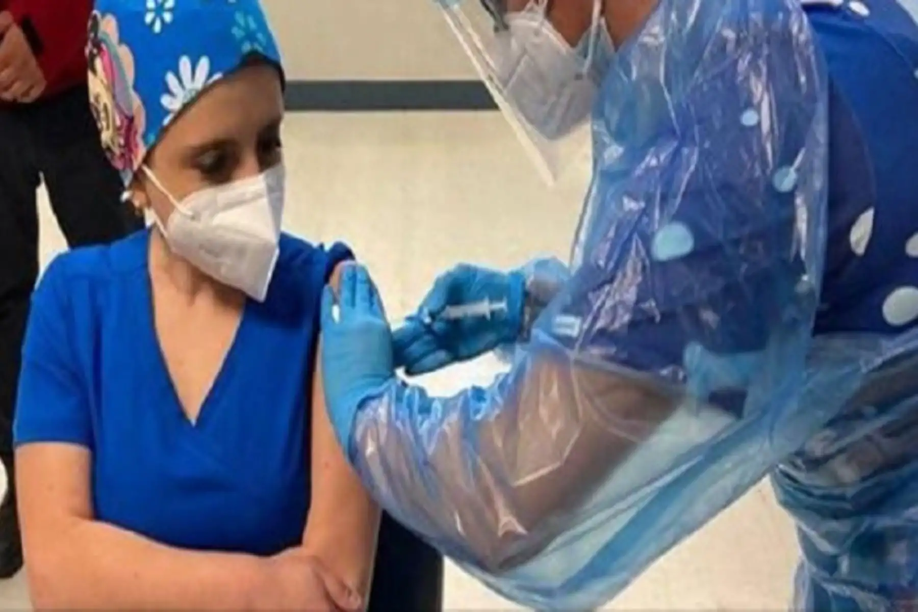 En la sede de la Gerencia Regional de Salud existen dos cámaras frigoríficas donde se almacenarán las vacunas contra el covid-19 y desde allí se trasladarán las dosis hacia los centros de salud de toda la región, manteniendo la cadena de frío correspondiente.
