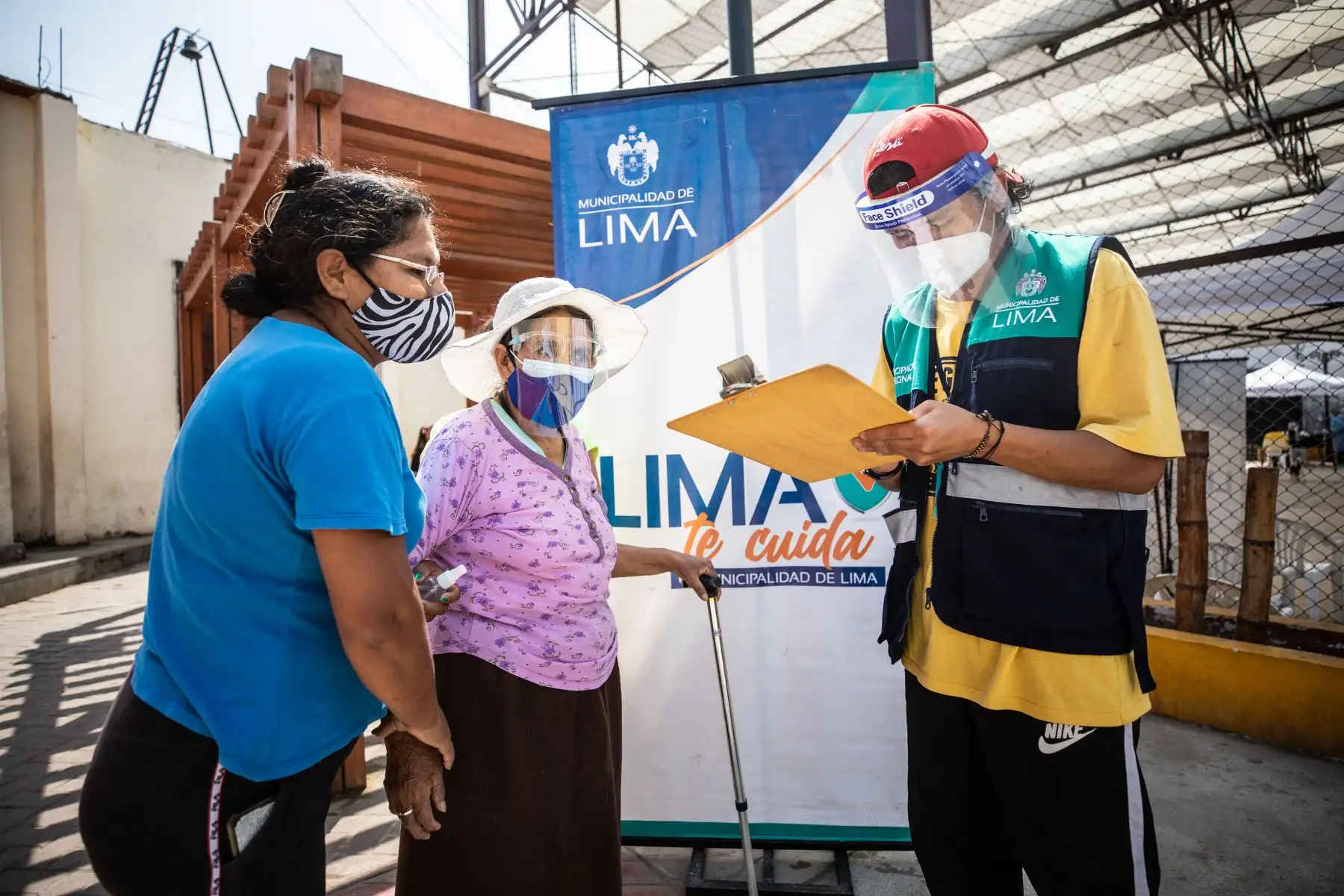 Campaña de salud “Lima te cuida llegó al Cerro San Cristobal, a través de Sisol Salud, intensifica su estrategia territorial realizando pruebas de descarte Covid-19. Foto: ANDINA/Municipalidad de Lima