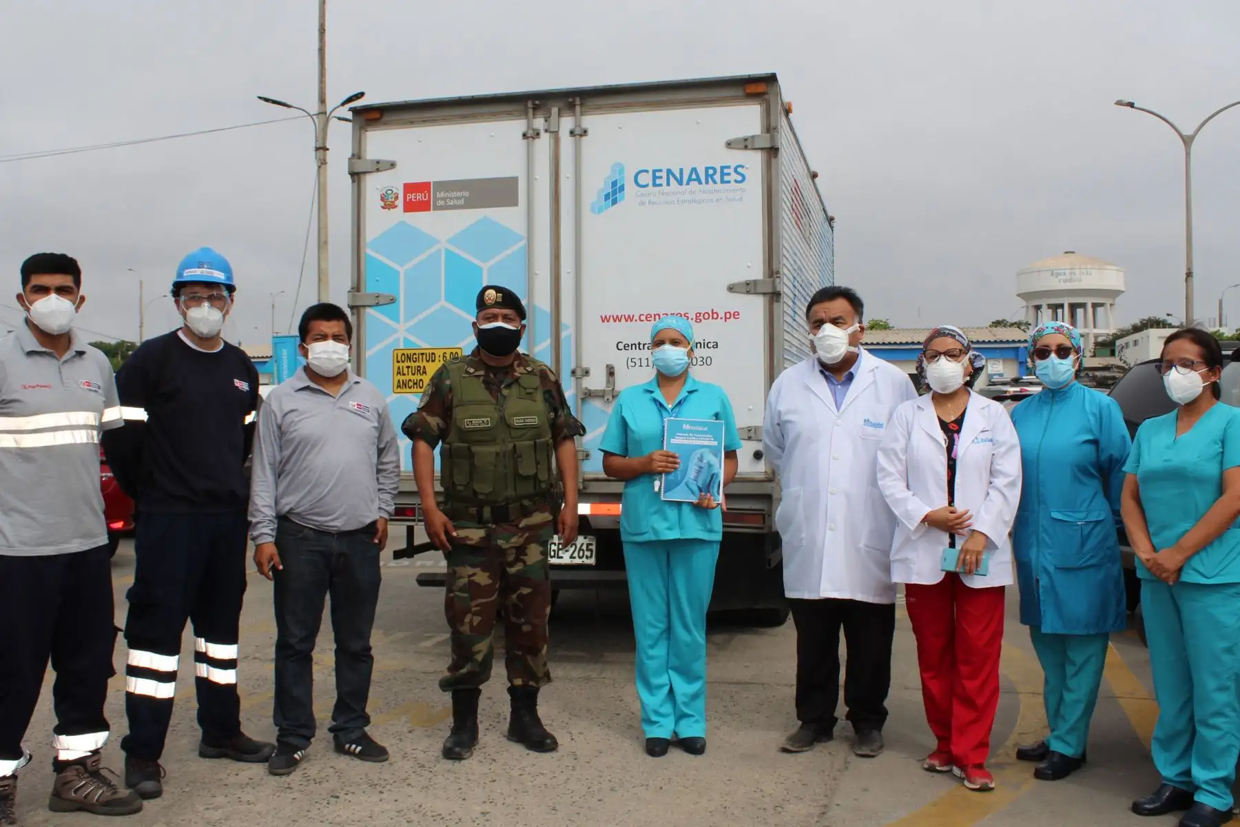 Redes Prestacionales de Lima reciben lote de vacunas contra el Covid-19.
Foto: Essalud
