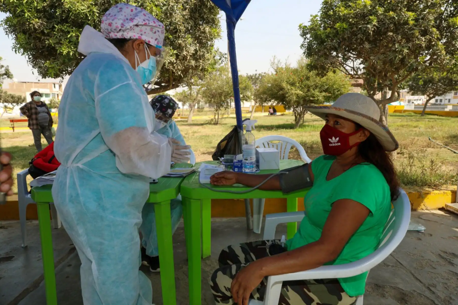 En la región La Libertad hay 67,368 personas que deben ser vacunadas, entre ellas policías, militares, serenos y otros trabajadores municipales que se encuentran en la primera línea de lucha contra el coronavirus. Foto: ANDINA/Difusión
