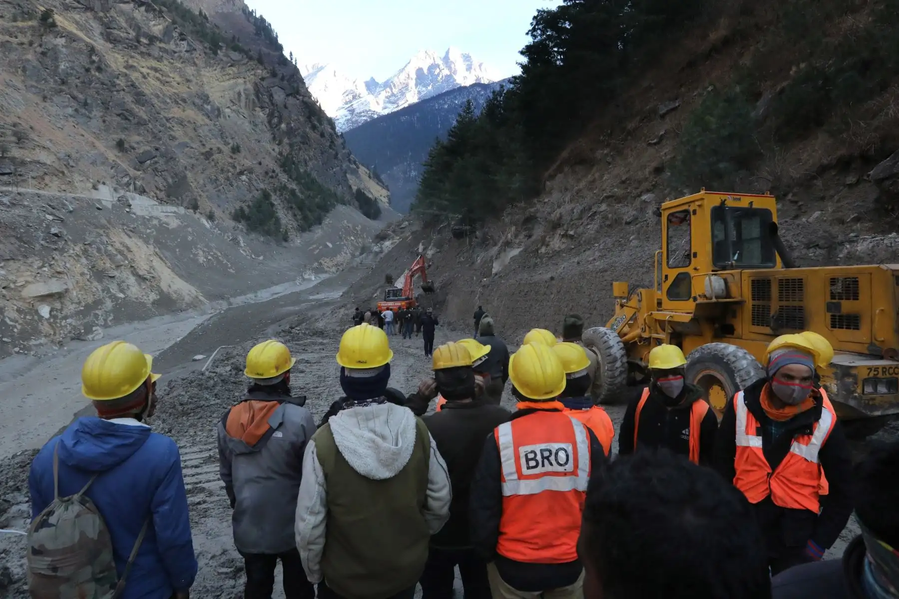 Vista general de un área cercana al proyecto hidroeléctrico de Dhauliganga después de que se rompiera una parte del glaciar Nanda Devi, en la aldea de Reni en el distrito de Chamoli, Uttrakhand, India.
Foto: EFE
