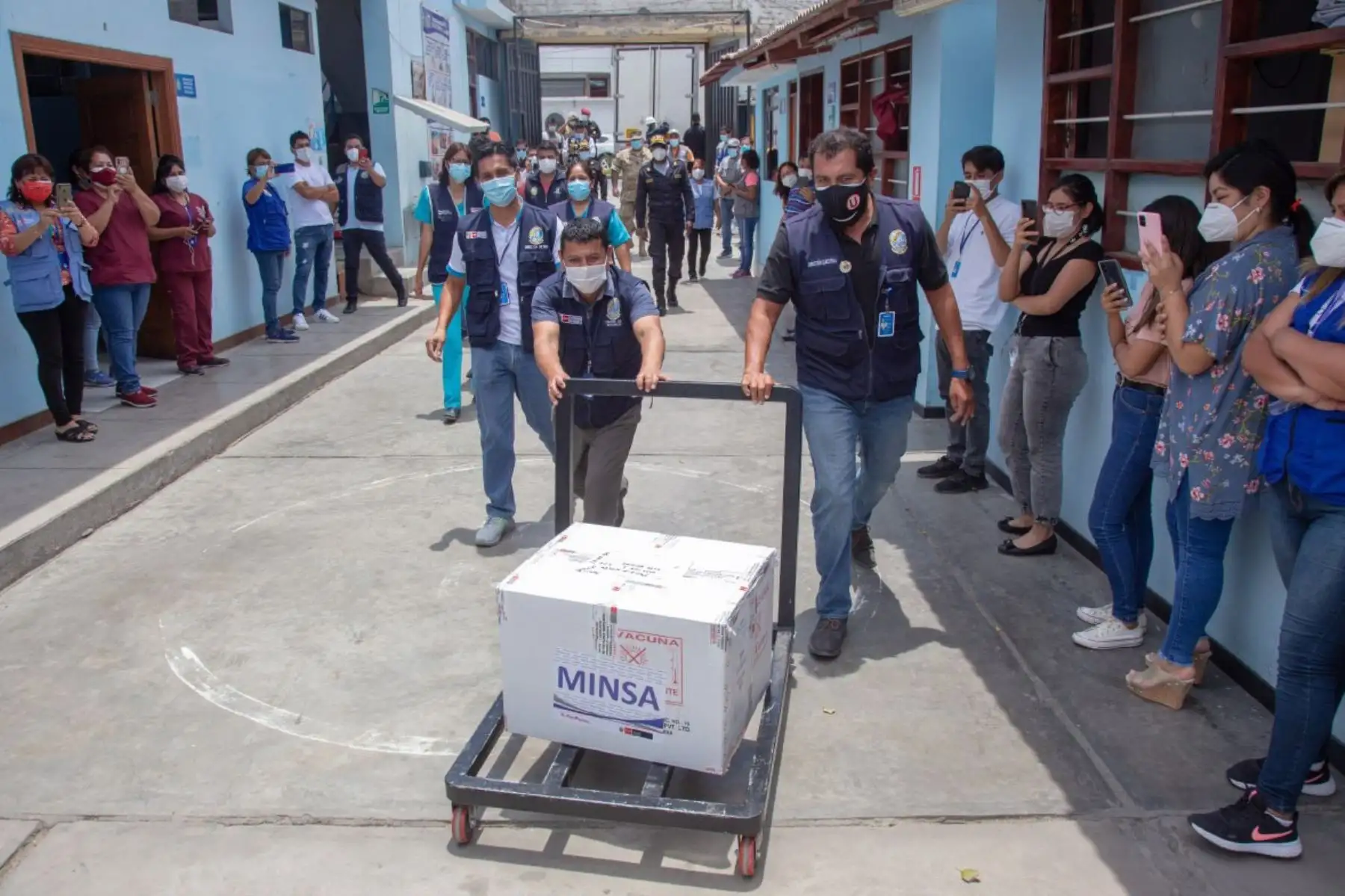 Empezó la distribución de las vacunas contra el covid-19 a las regiones. Foto: ANDINA/Difusión
