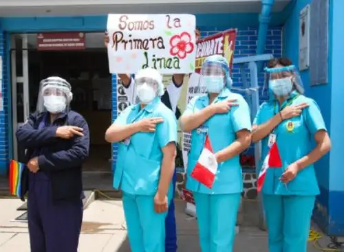 Personal de salud que está en las unidades de cuidados intensivos y hospitalización recibe hoy la vacuna contra el covid-19, confirmó el gobernador regional, Jean Paul Benavente García, tras la recepción de 5,199 dosis.